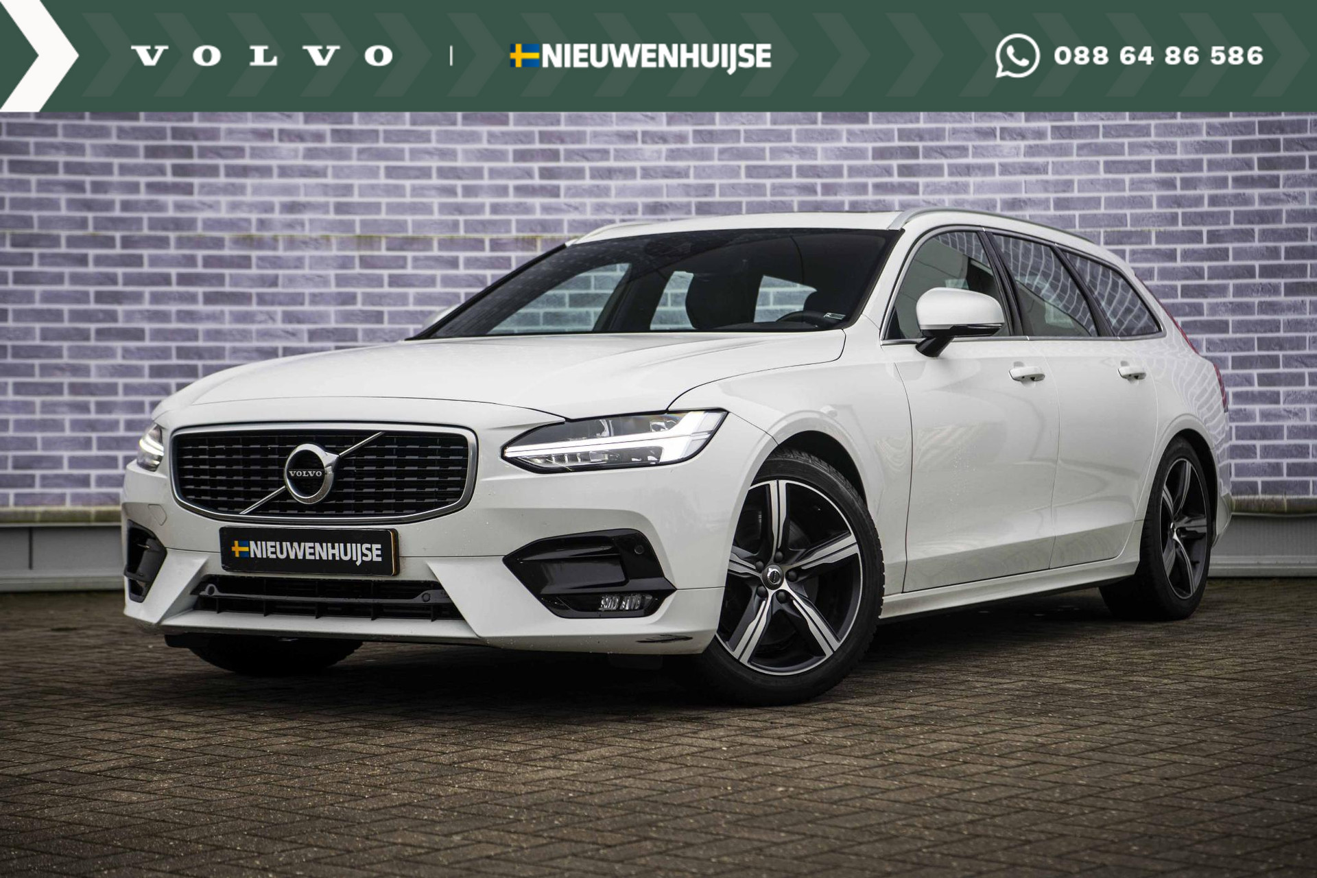 Volvo V90 2.0 T4 Business Sport | Panoramadak | Head UP Display  | Standkachel | Parkeersensoren Voor en Achter | Parkeer Camera | Power Seats |