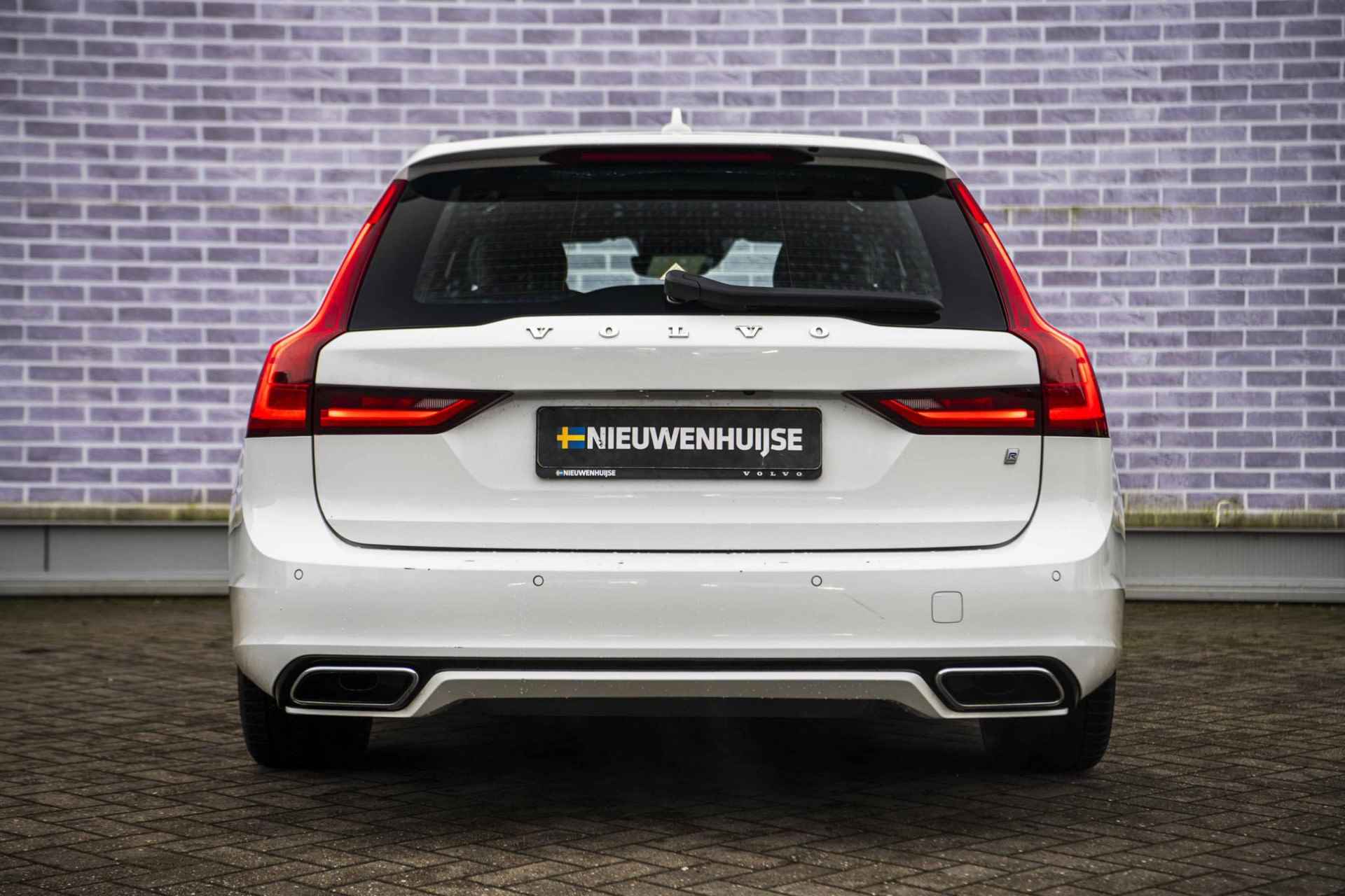 Volvo V90 2.0 T4 Business Sport | Trekhaak | Panorama dak | Head UP Display  | Hardon&Kardon | Standkachel | Parkeersensoren Voor en Achter | Parkeer Camera | Power Seats | - 11/41