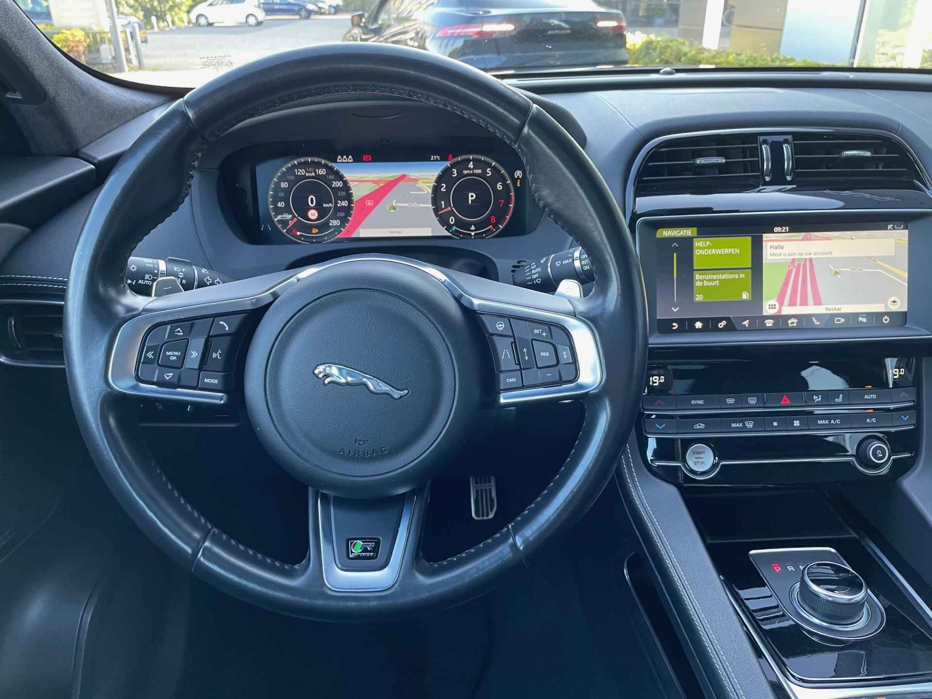 Jaguar F-Pace 2.0t AWD Premium Sport Edition Panoramadak - 11/32