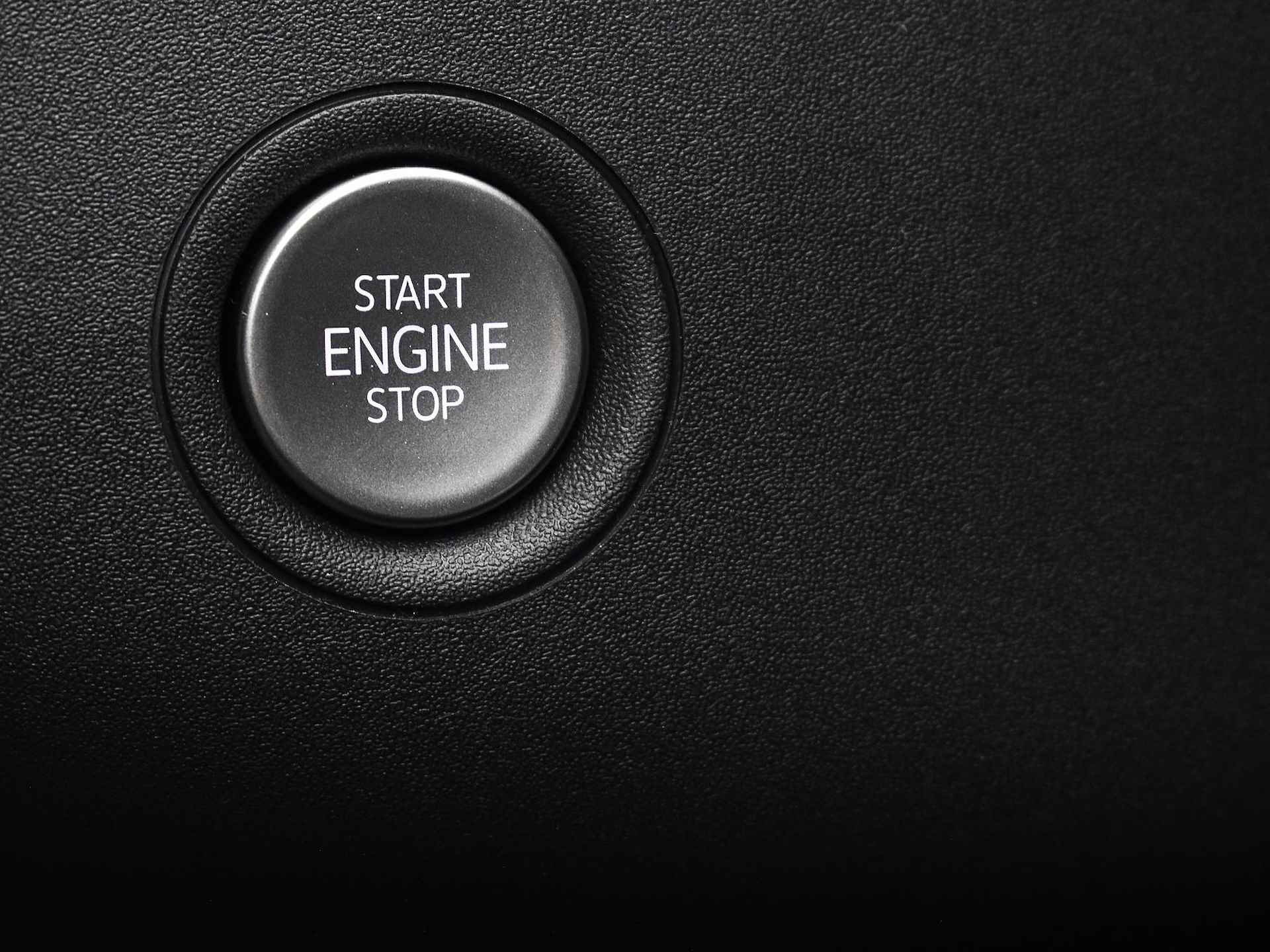 Volkswagen ID.4 Pro Business 77 kWh | Camera | 21 inch | Black Style | Stoel- en stuurverwarming - 31/35