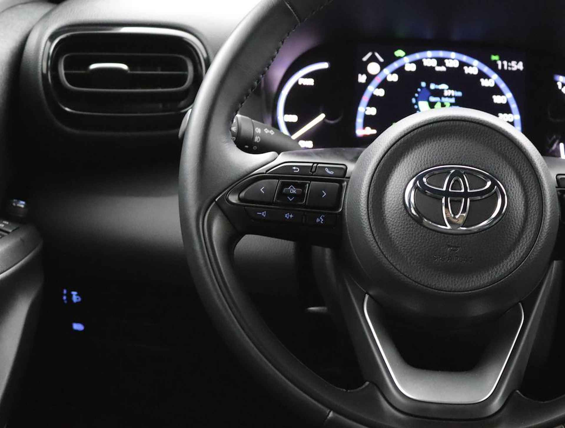 Toyota Yaris Cross 1.5 Hybrid First Edition | Apple carplay/Androidauto | Hoge instap | Keyless start en entry | - 19/51