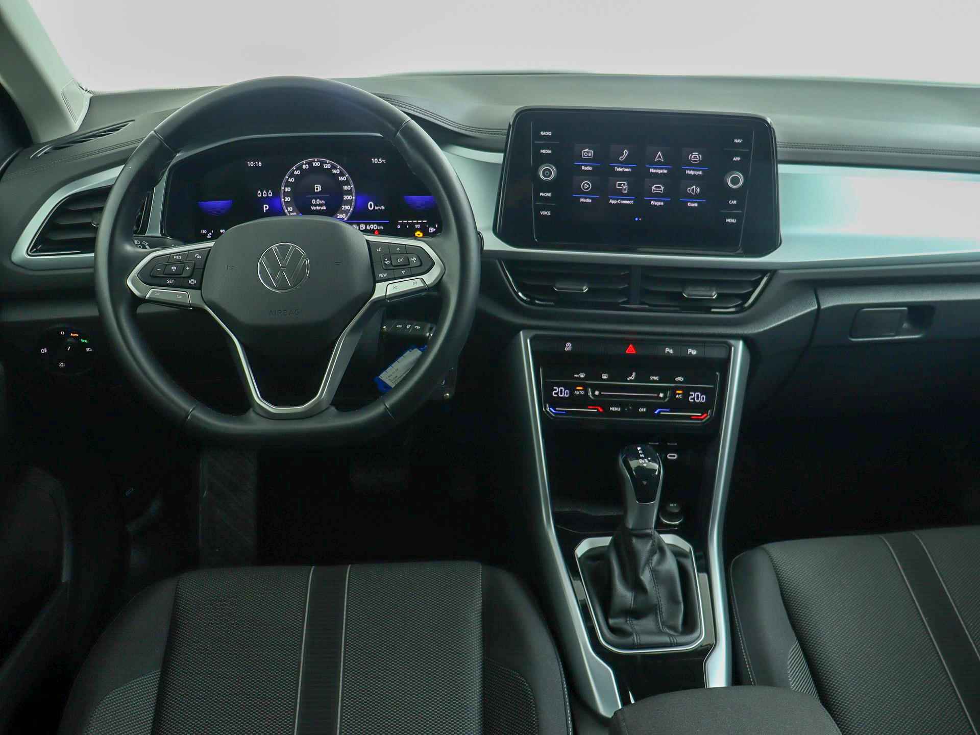 Volkswagen T-Roc 1.5 TSI 150PK Life DSG | Navi via APP | Apple CarPlay | Parkeerhulp | Adaptive Cruise | Climatronic | Getint Glas | 17" LM | LED | - 4/43