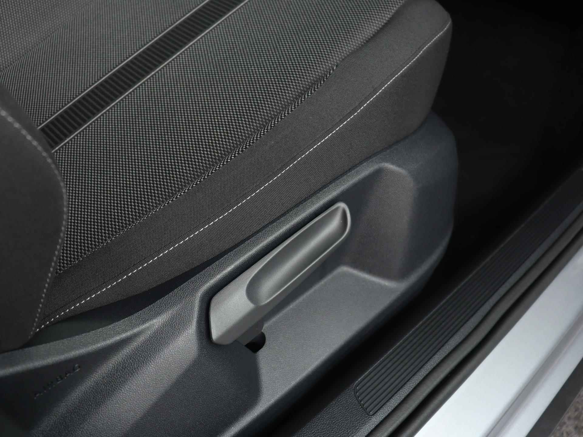 Volkswagen T-Roc 1.5 TSI 150PK Life DSG | Navi via APP | Apple CarPlay | Parkeerhulp | Adaptive Cruise | Climatronic | Getint Glas | 17" LM | LED | - 21/43