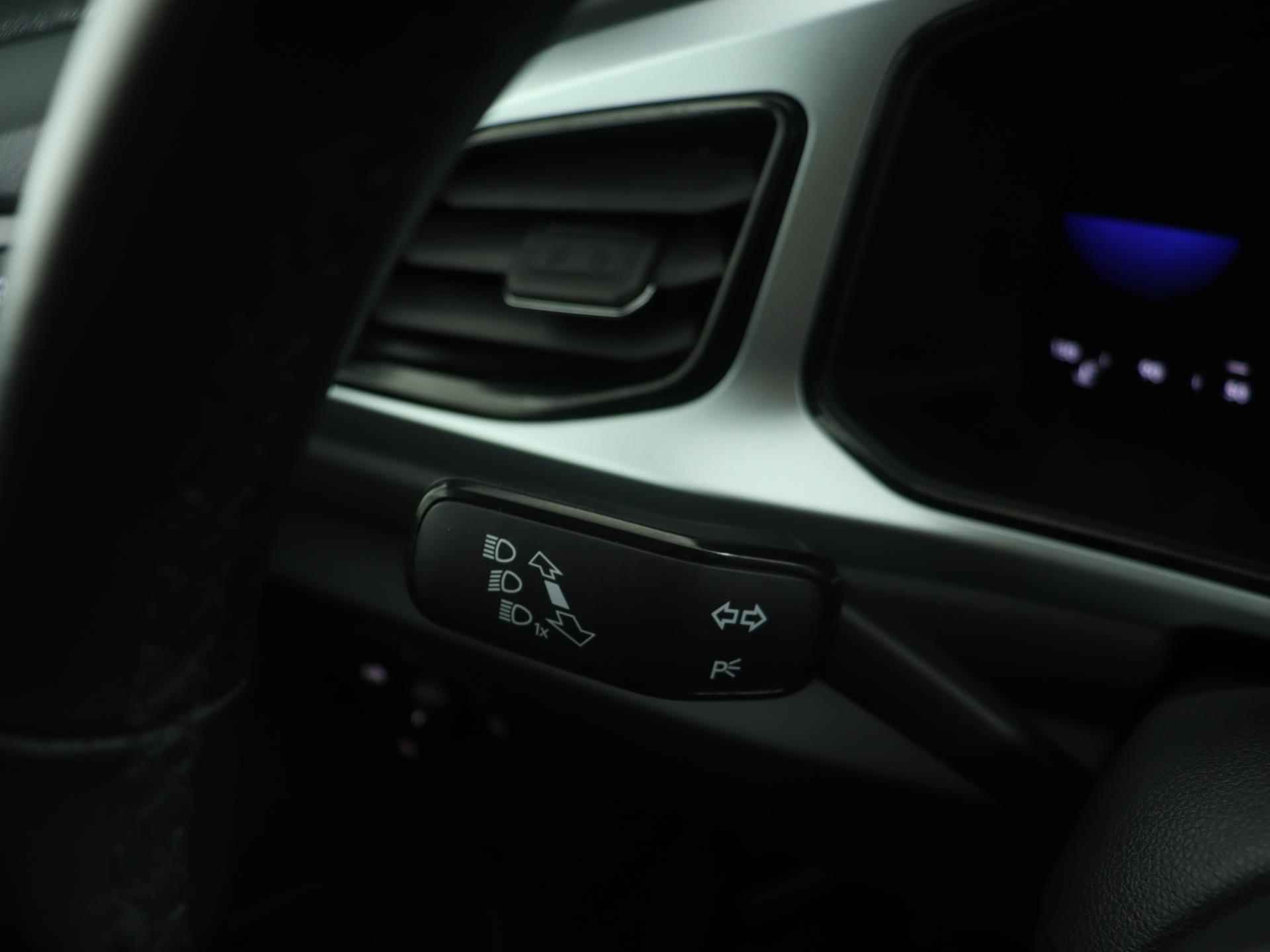 Volkswagen T-Roc 1.5 TSI 150PK Life DSG | Navi via APP | Apple CarPlay | Parkeerhulp | Adaptive Cruise | Climatronic | Getint Glas | 17" LM | LED | - 30/43