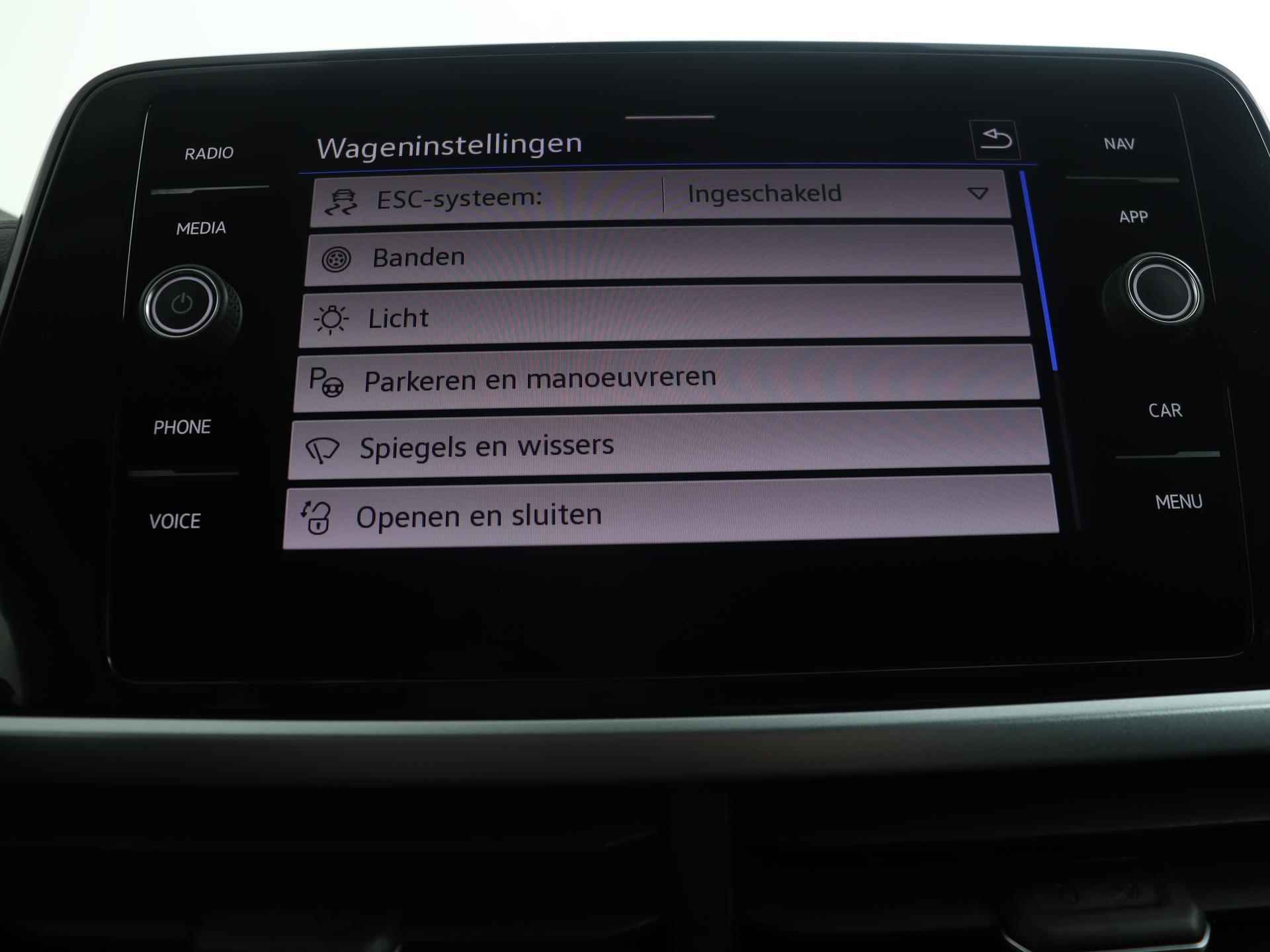 Volkswagen T-Roc 1.5 TSI 150PK Life DSG | Navi via APP | Apple CarPlay | Parkeerhulp | Adaptive Cruise | Climatronic | Getint Glas | 17" LM | LED | - 34/43