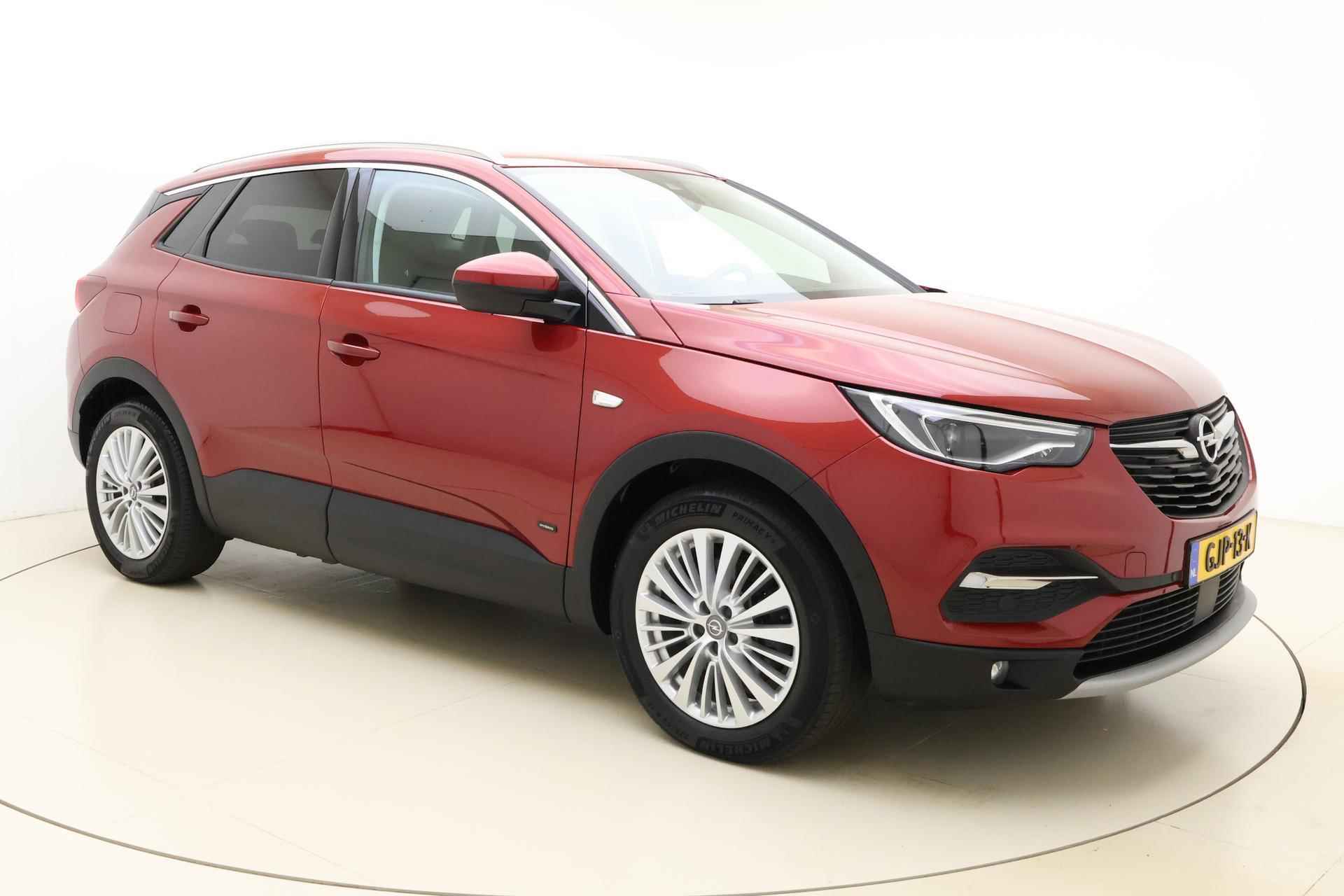 Opel Grandland X 1.6 Turbo Hybrid 225pk Innovation | Navigatie | Camera | Lederen bekleding | Stoelventilatie | Elektrische achterklep | LED koplampen | Parkeersensoren - 10/38