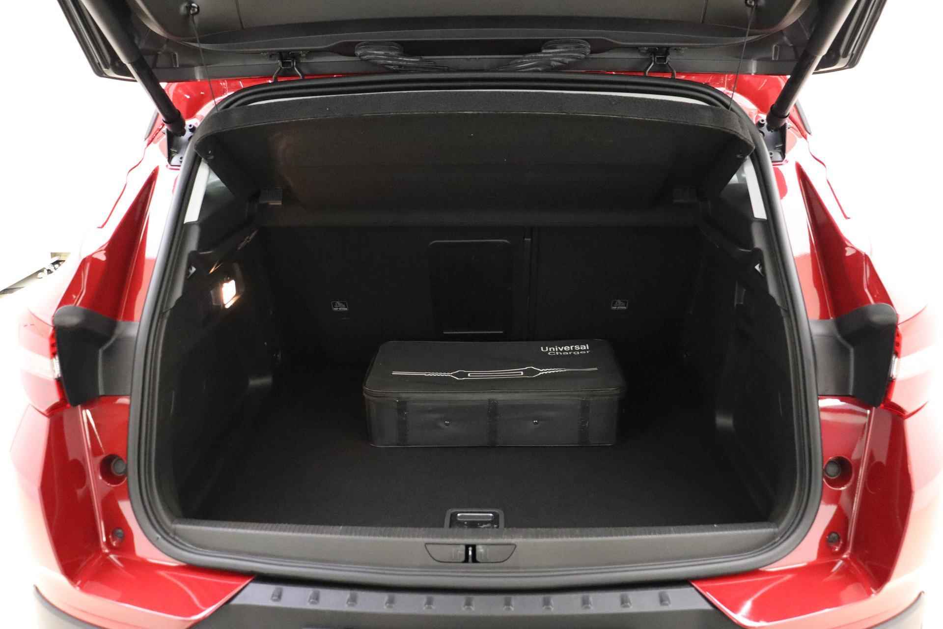 Opel Grandland X 1.6 Turbo Hybrid 225pk Innovation | Navigatie | Camera | Lederen bekleding | Stoelventilatie | Elektrische achterklep | LED koplampen | Parkeersensoren - 16/38