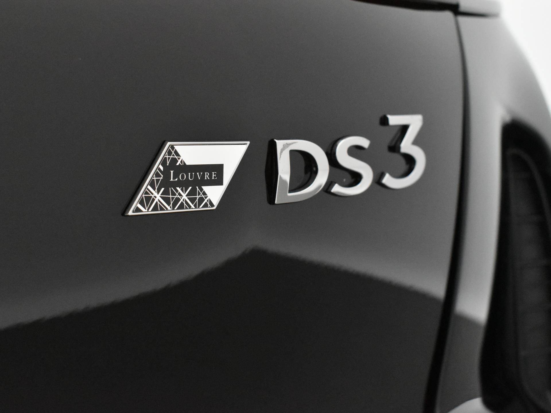 DS DS 3 Crossback Louvre 130 pk Automaat | Snel leverbaar | Luxe | Art Basalte met lichte dakhemel - 24/37