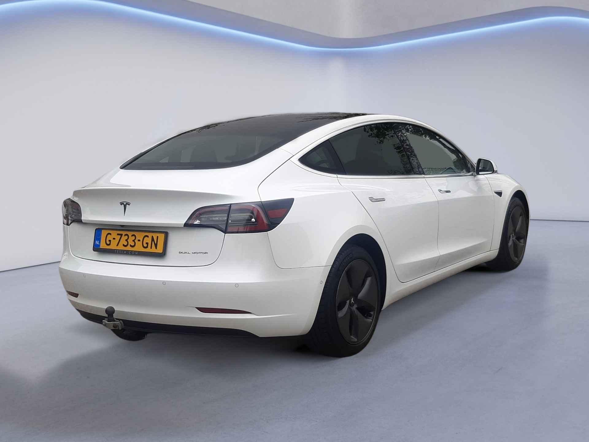 Tesla Model 3 Long Range AWD 75 kWh (461 PK) 1e-Eig, Keurig-Onderh, 12-Mnd-BOVAG, NL-Auto, Trekhaak, Leer, Autopilot, Keyless-Entry/Start, Achteruitrijcamera, Parkeersensoren-V+A, Stoelverwarming-V+A, Bluetooth, Licht-Zicht-Pakket, Lm-Velgen-18Inch, Privacy-Glas - 4/31