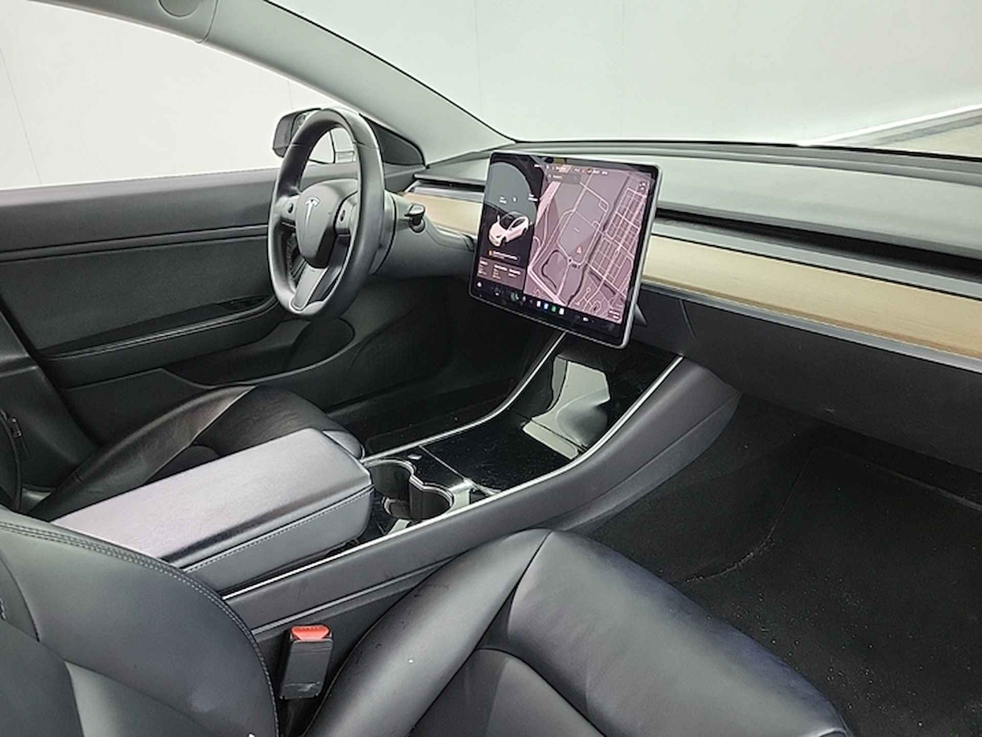 Tesla Model 3 Long Range AWD 75 kWh (461 PK) 1e-Eig, Keurig-Onderh, 12-Mnd-BOVAG, NL-Auto, Trekhaak, Leer, Autopilot, Keyless-Entry/Start, Achteruitrijcamera, Parkeersensoren-V+A, Stoelverwarming-V+A, Bluetooth, Licht-Zicht-Pakket, Lm-Velgen-18Inch, Privacy-Glas - 11/31