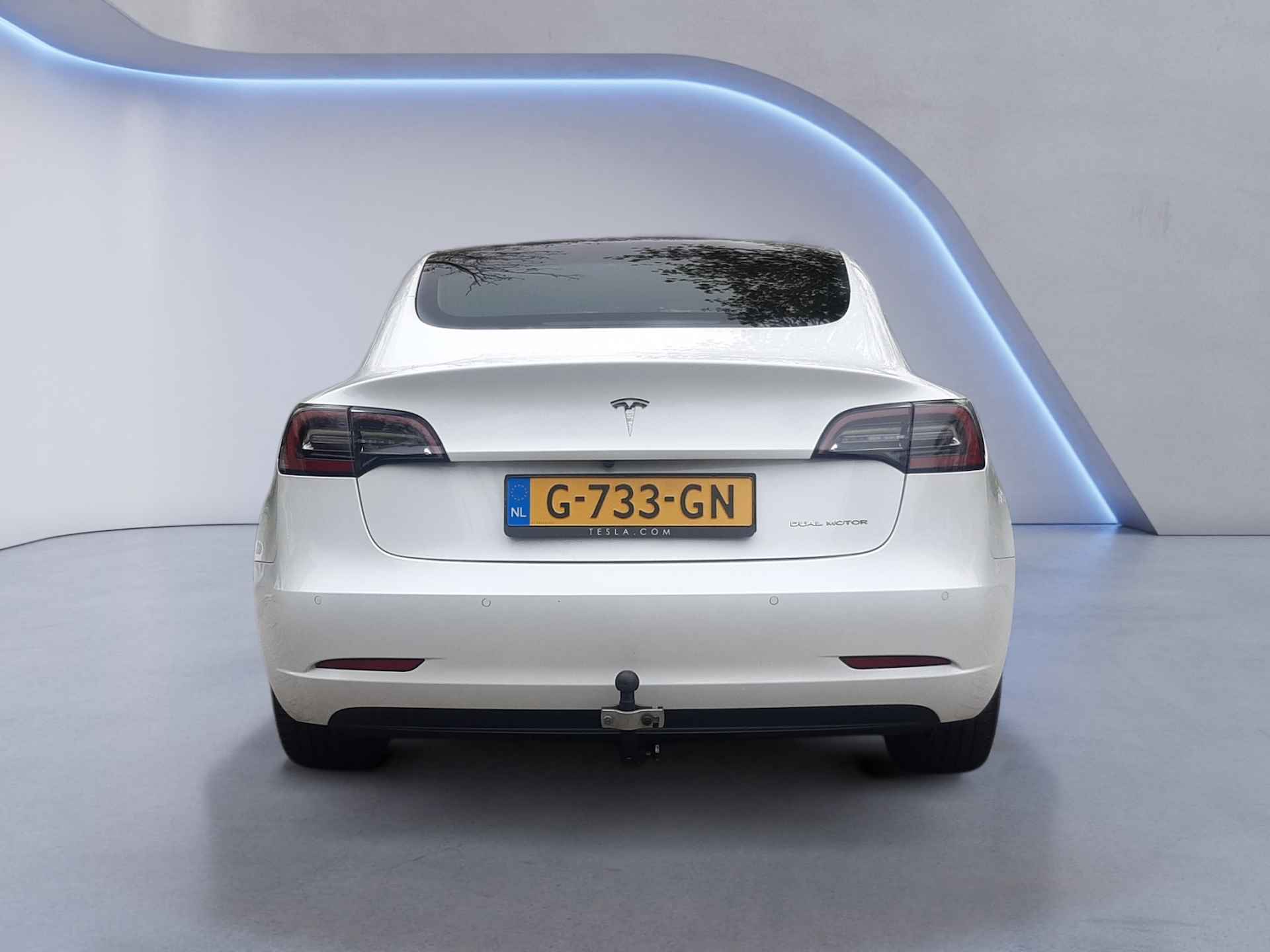 Tesla Model 3 Long Range AWD 75 kWh (461 PK) 1e-Eig, Keurig-Onderh, 12-Mnd-BOVAG, NL-Auto, Trekhaak, Leer, Autopilot, Keyless-Entry/Start, Achteruitrijcamera, Parkeersensoren-V+A, Stoelverwarming-V+A, Bluetooth, Licht-Zicht-Pakket, Lm-Velgen-18Inch, Privacy-Glas - 26/31