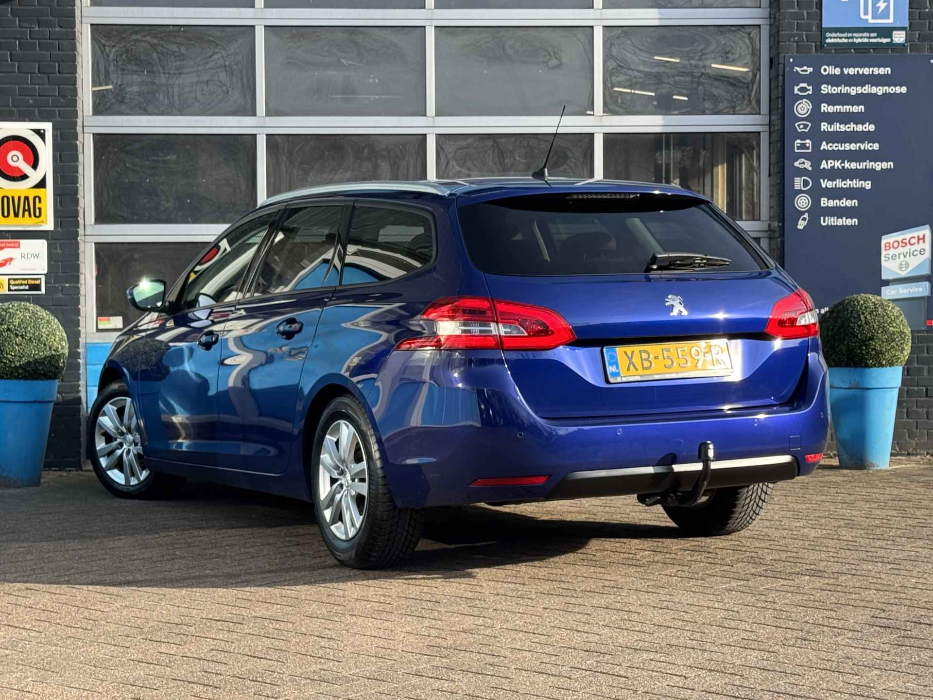 Peugeot 308 SW 1.2 PureTech Blue Lease Executive Prijs Inclusief Onderhoud & 12 Maand BOVAG Garantie | Trekhaak | Panoramadak | - 36/40