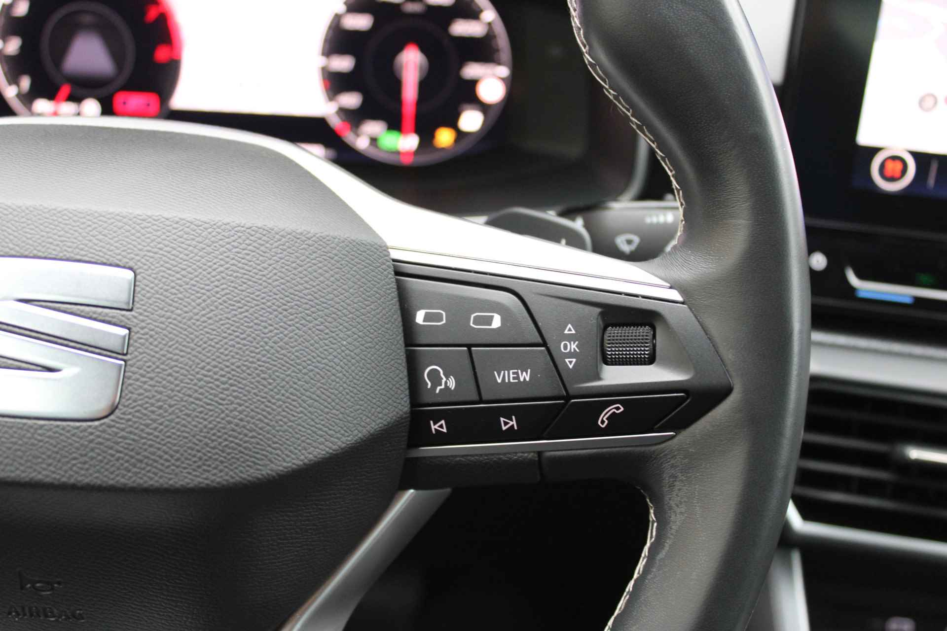 SEAT Leon 1.0 eTSI 110PK DSG Aut. Style Business Intense | Extra Fabrieksgarantie | Virtual Cockpit | Achteruitrijcamera | 17'' LMV | Park - 19/41