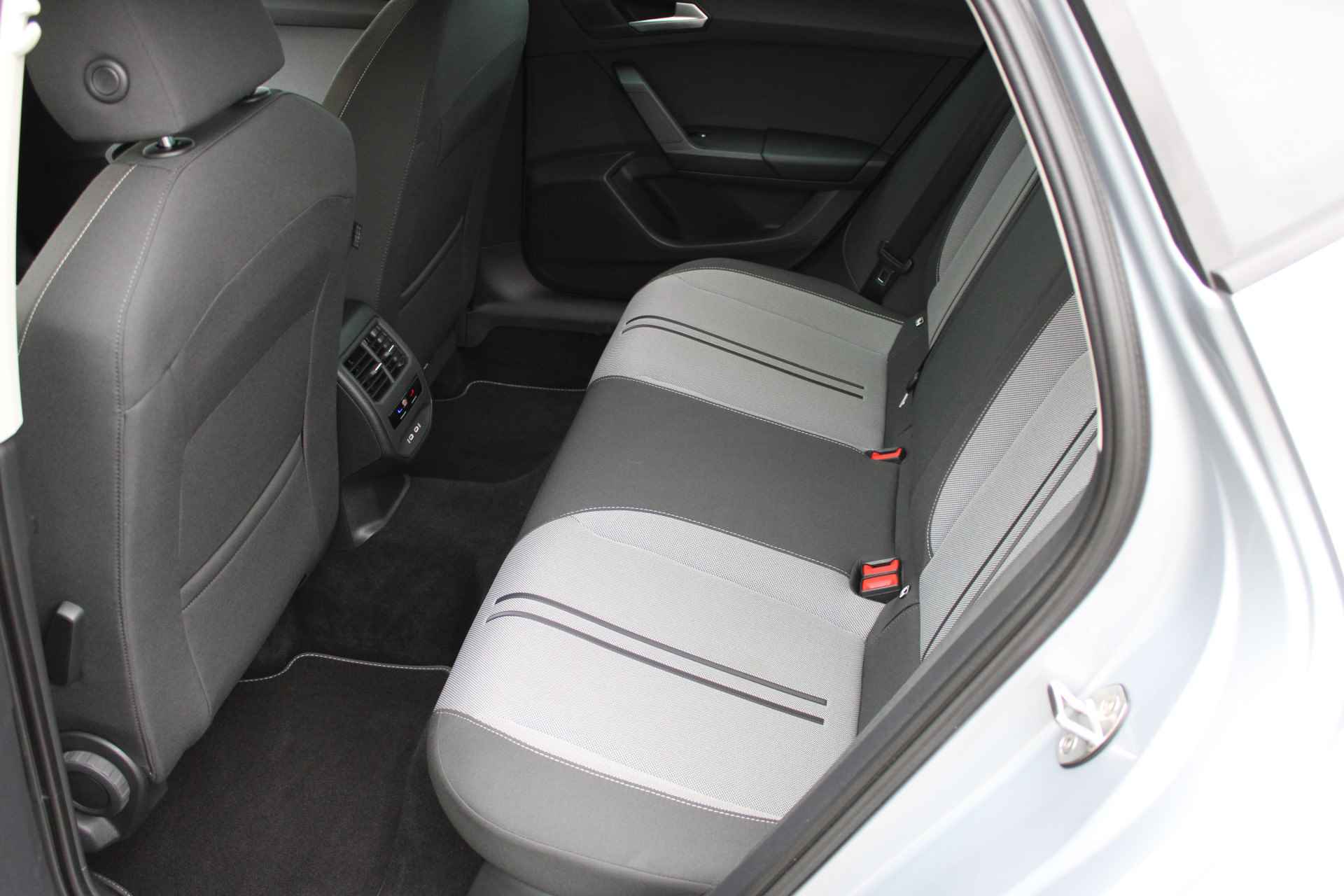 SEAT Leon 1.0 eTSI 110PK DSG Aut. Style Business Intense | Extra Fabrieksgarantie | Virtual Cockpit | Achteruitrijcamera | 17'' LMV | Park - 37/41