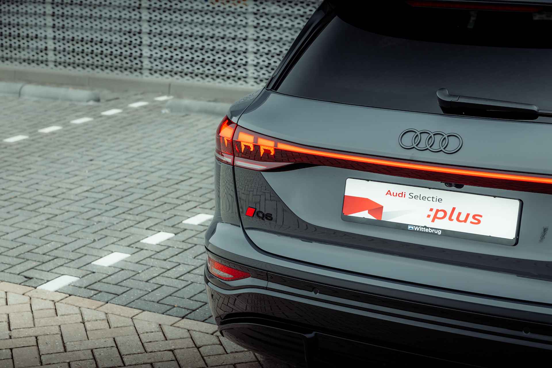 Audi Q6 e-tron S edition quattro 100 kWh | Luchtvering | Panoramadak | Tech Pro | Sportstoel Plus | Memory | B&O | Head Up | Driving & Parking pakket - 12/36