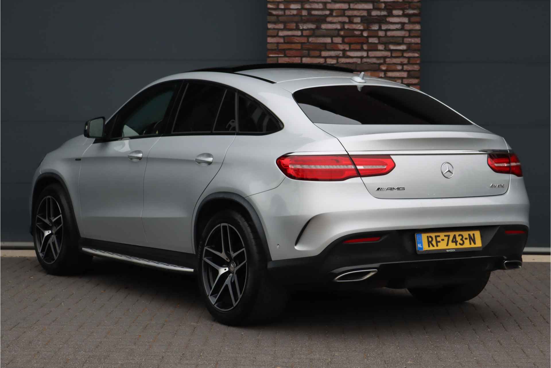 Mercedes-Benz GLE Coupé 350 d 4MATIC AMG Line Aut9 | Luchtvering | Panoramadak | Trekhaak | Nappa Leder | Led Intelligent Light | Nightpakket | Dodehoekassistent | Camera | Spoorpakket | - 6/39