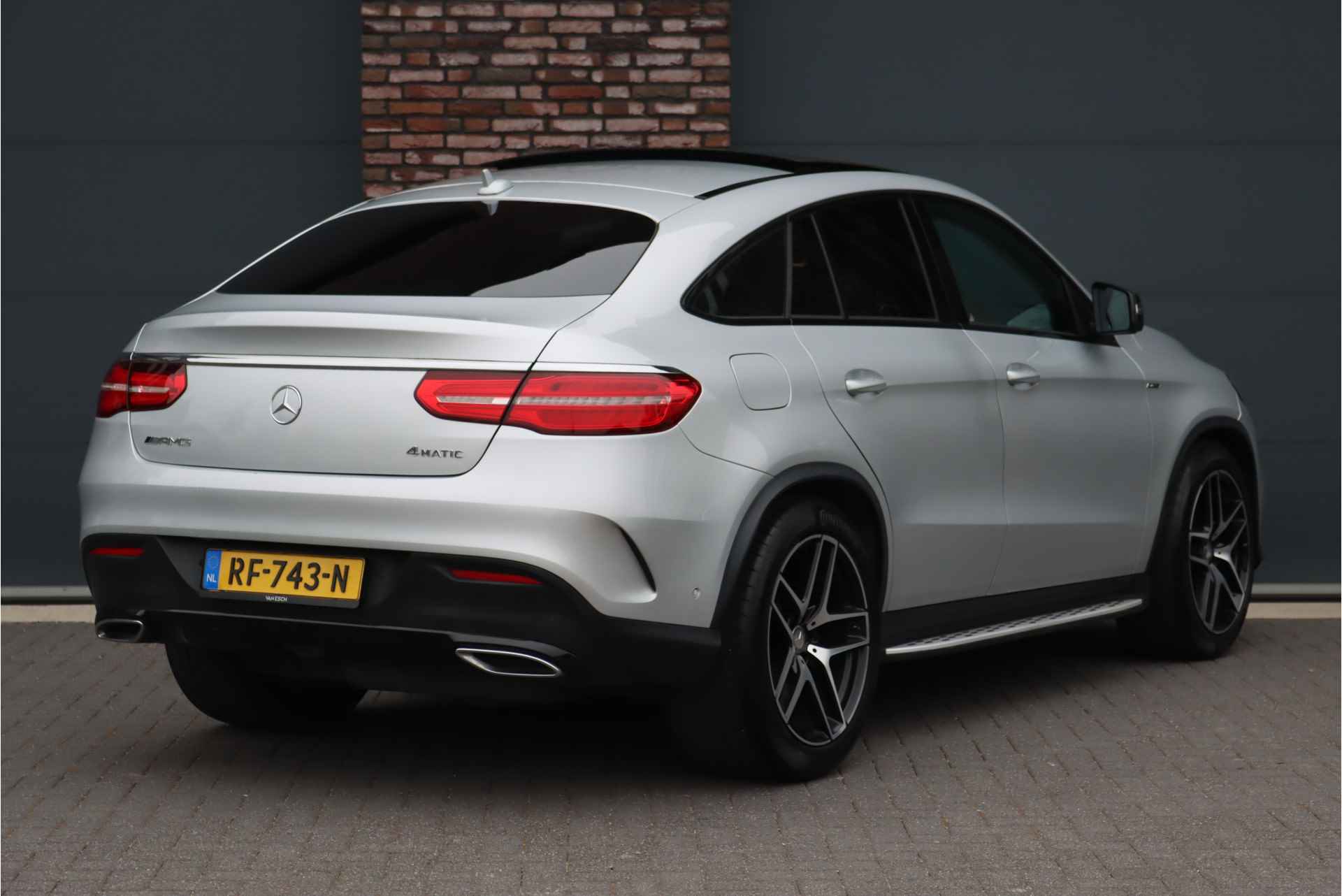 Mercedes-Benz GLE Coupé 350 d 4MATIC AMG Line Aut9 | Luchtvering | Panoramadak | Trekhaak | Nappa Leder | Led Intelligent Light | Nightpakket | Dodehoekassistent | Camera | Spoorpakket | - 8/39