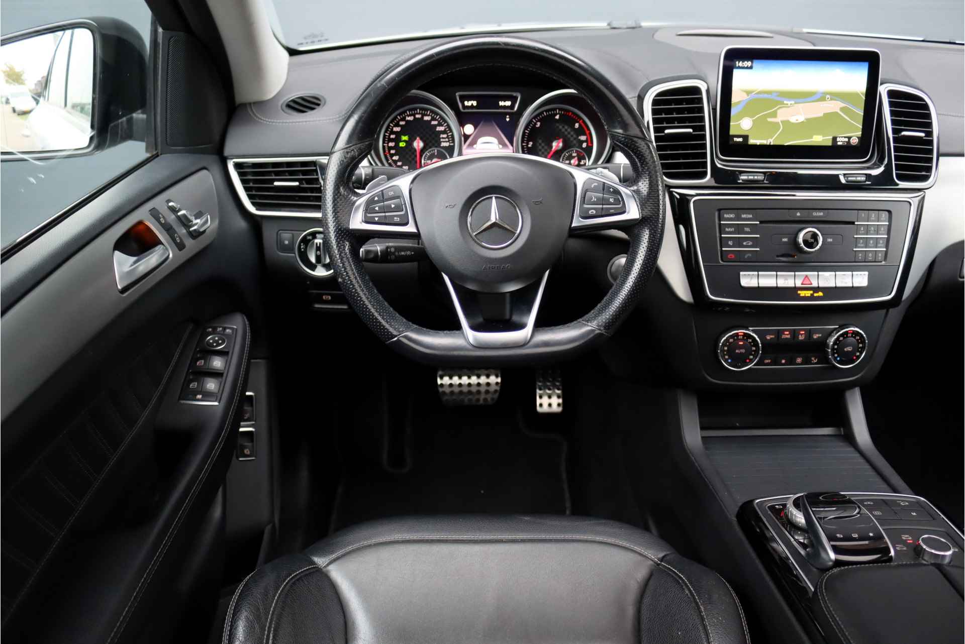 Mercedes-Benz GLE Coupé 350 d 4MATIC AMG Line Aut9 | Luchtvering | Panoramadak | Trekhaak | Nappa Leder | Led Intelligent Light | Nightpakket | Dodehoekassistent | Camera | Spoorpakket | - 28/39