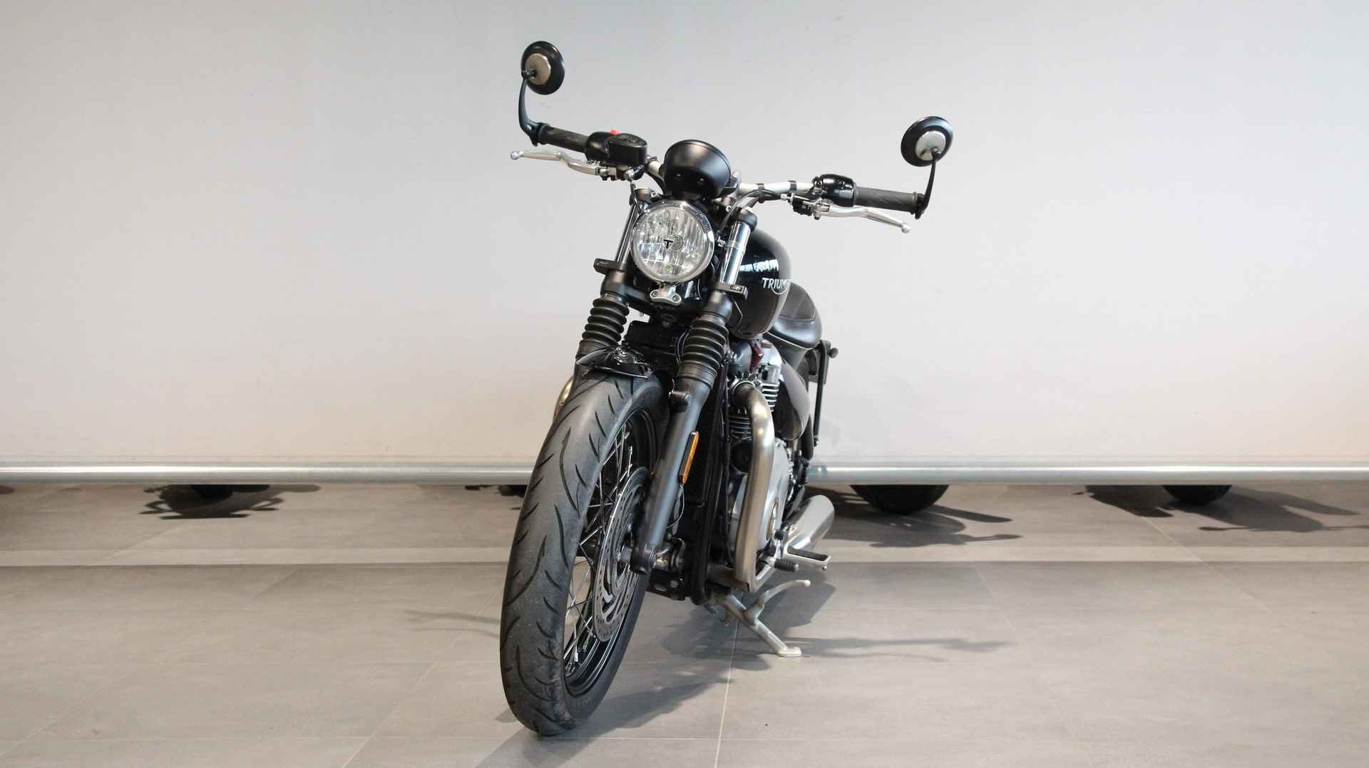 Triumph BONNEVILLE BOBBER - 5/17