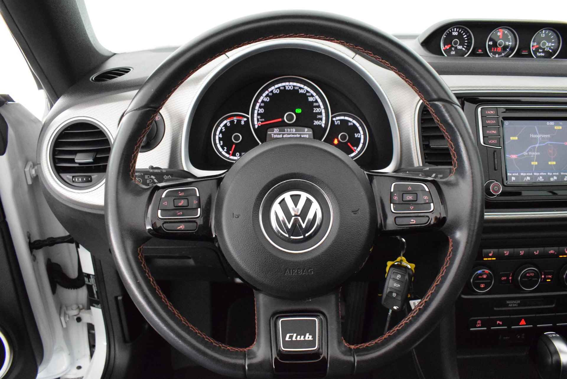 Volkswagen Beetle Cabriolet 1.4 TSI 150pk DSG Club Stoelverwarming Fender Xenon Navigatie - 18/41