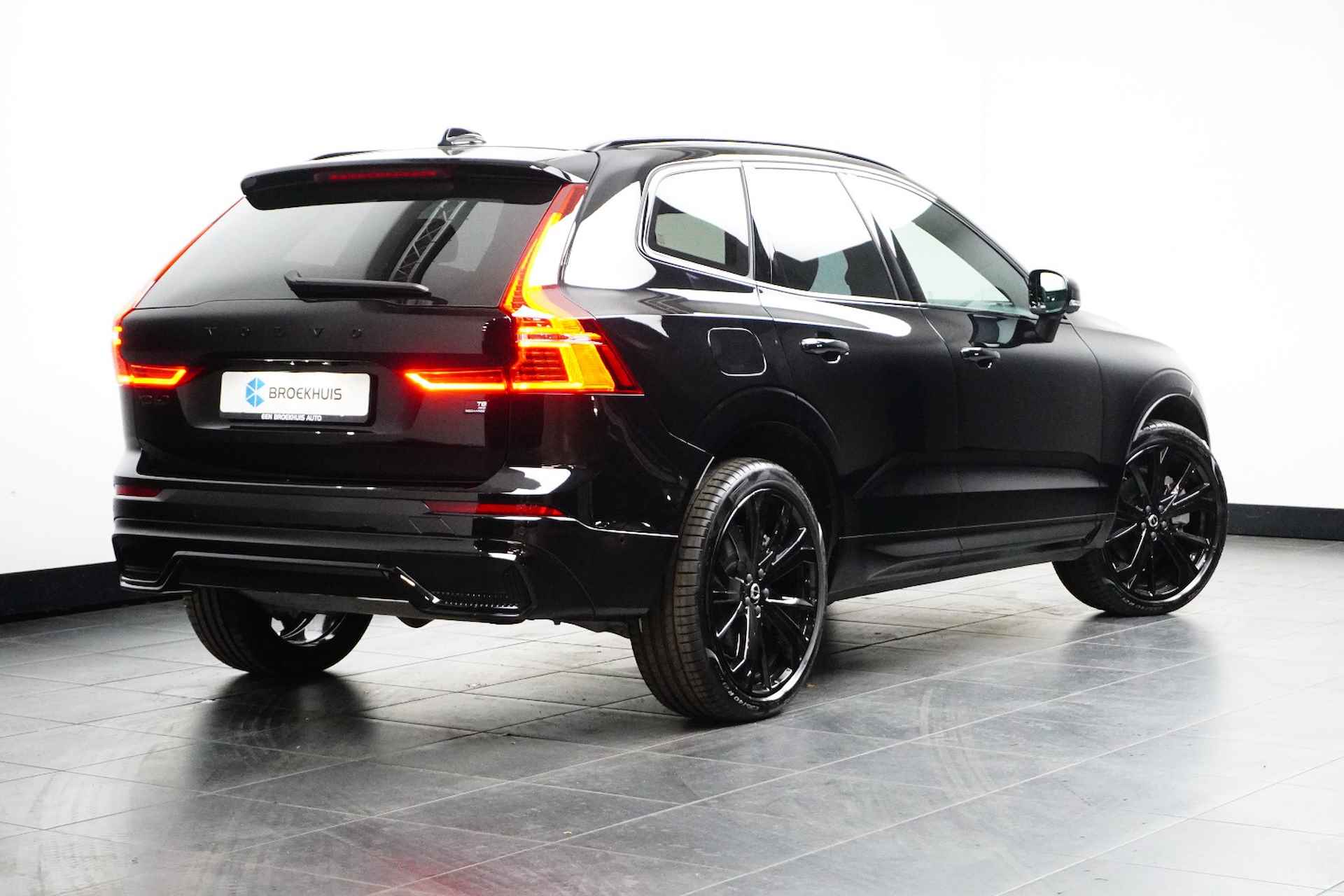 Volvo XC60 T8 455PK AWD Ultra Black Edition | HUD | HK Audio | Leder dash | Adapt LED | Getint Glas - 20/22