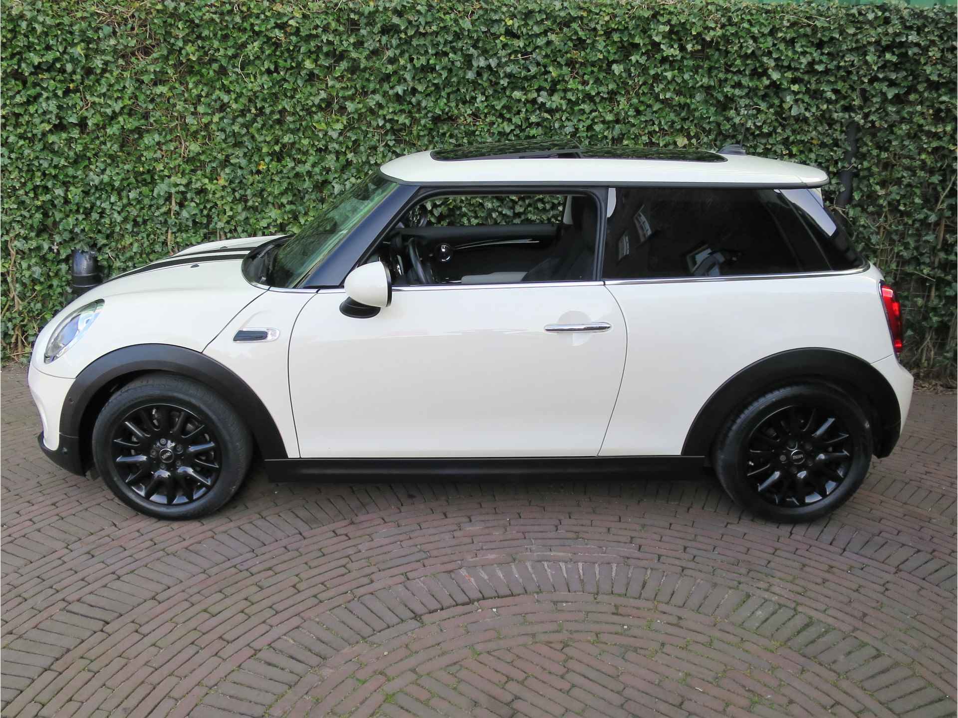 MINI Cooper 1.2 One Chili Business met Navi, Pano.dak, Park.ass, Clima en 16" - 6/43