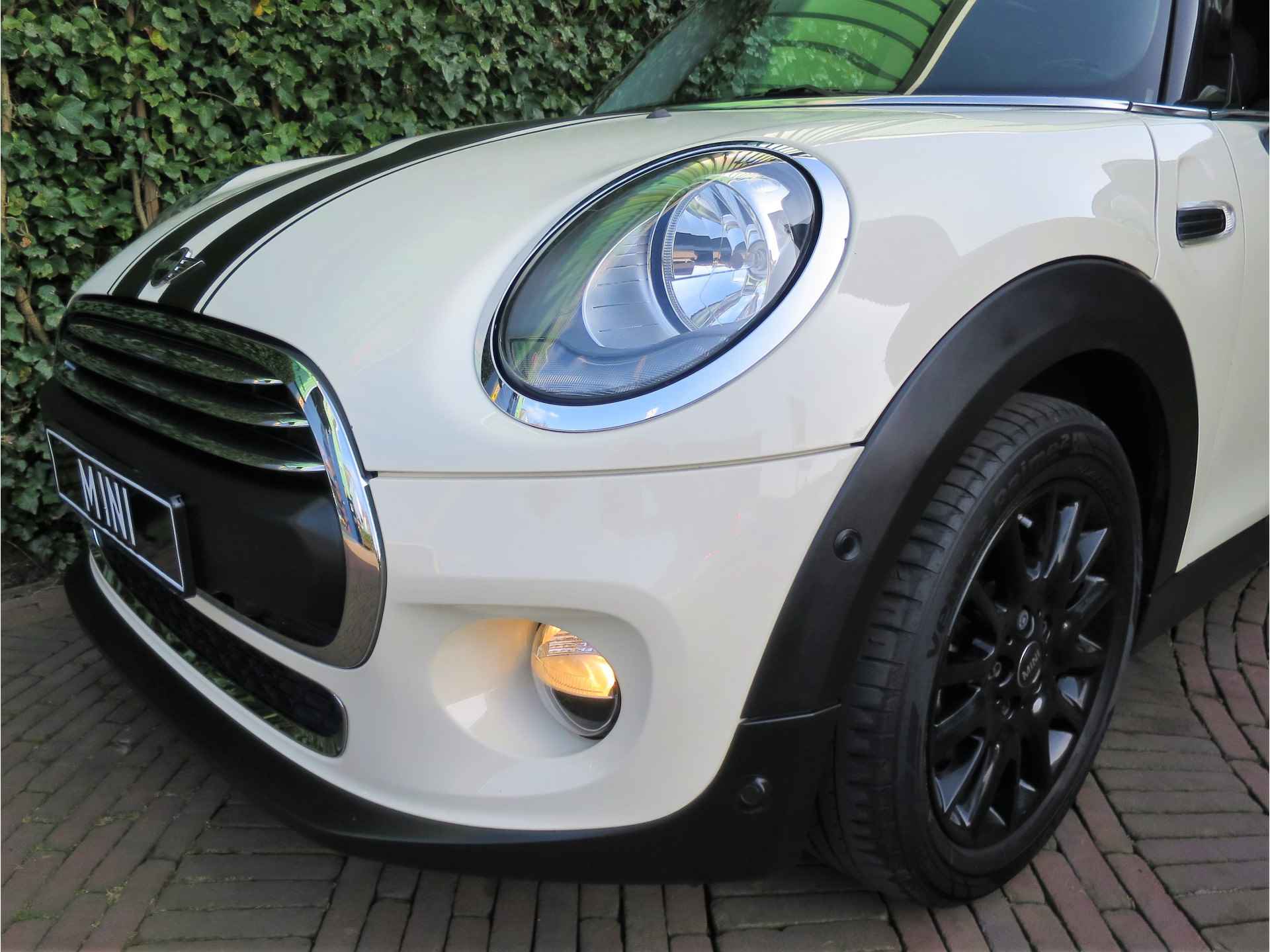 MINI Cooper 1.2 One Chili Business met Navi, Pano.dak, Park.ass, Clima en 16" - 26/43