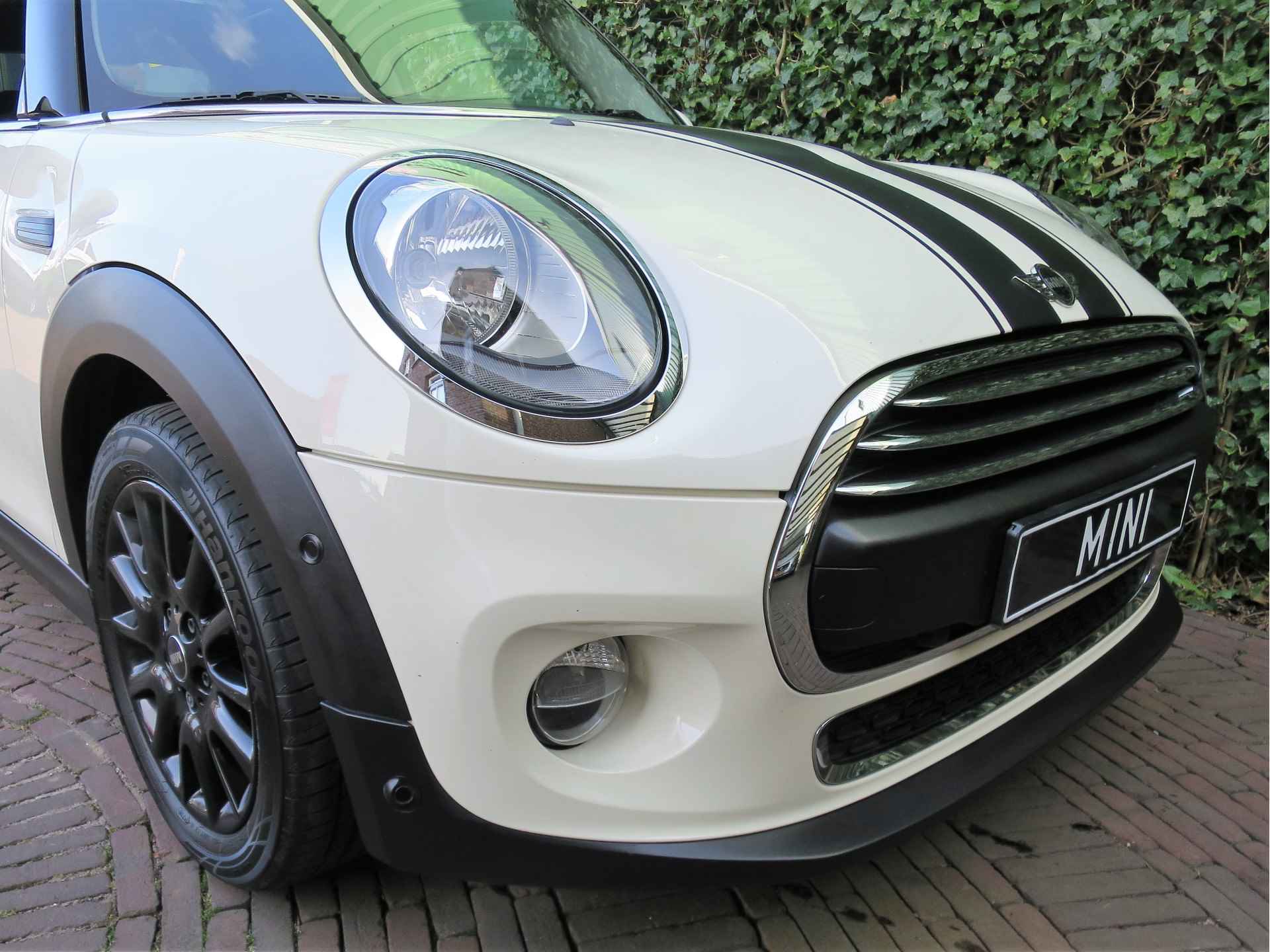 MINI Cooper 1.2 One Chili Business met Navi, Pano.dak, Park.ass, Clima en 16" - 27/43