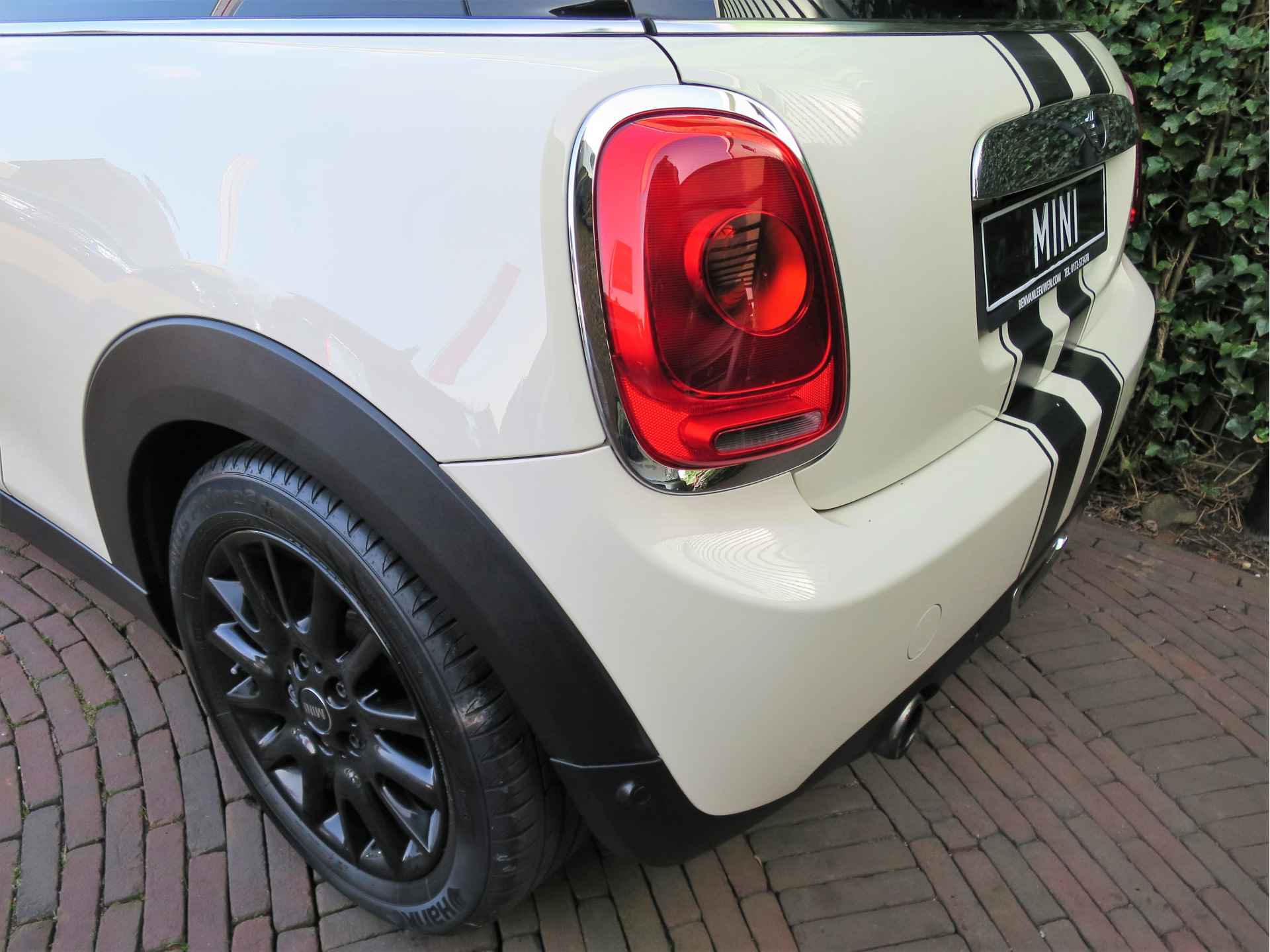 MINI Cooper 1.2 One Chili Business met Navi, Pano.dak, Park.ass, Clima en 16" - 28/43