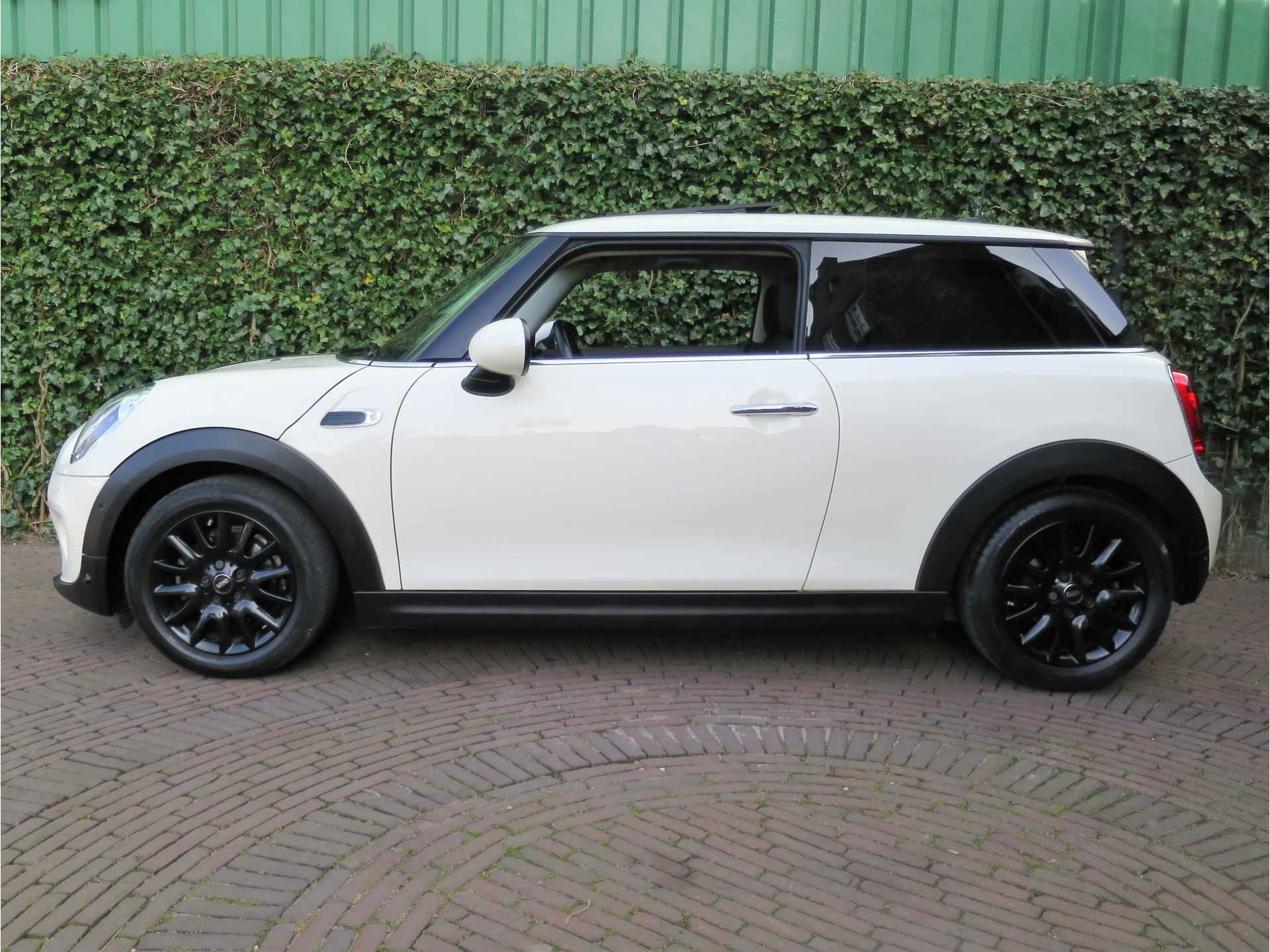 MINI Cooper 1.2 One Chili Business met Navi, Pano.dak, Park.ass, Clima en 16" - 30/43