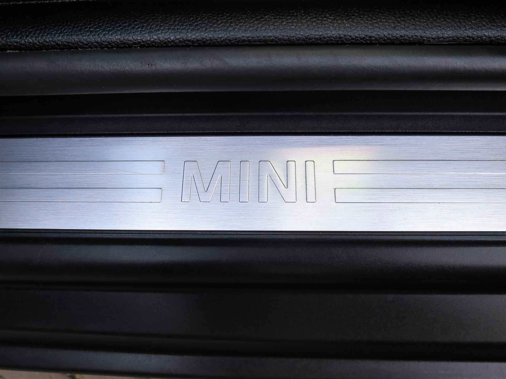 MINI Cooper 1.2 One Chili Business met Navi, Pano.dak, Park.ass, Clima en 16" - 36/43