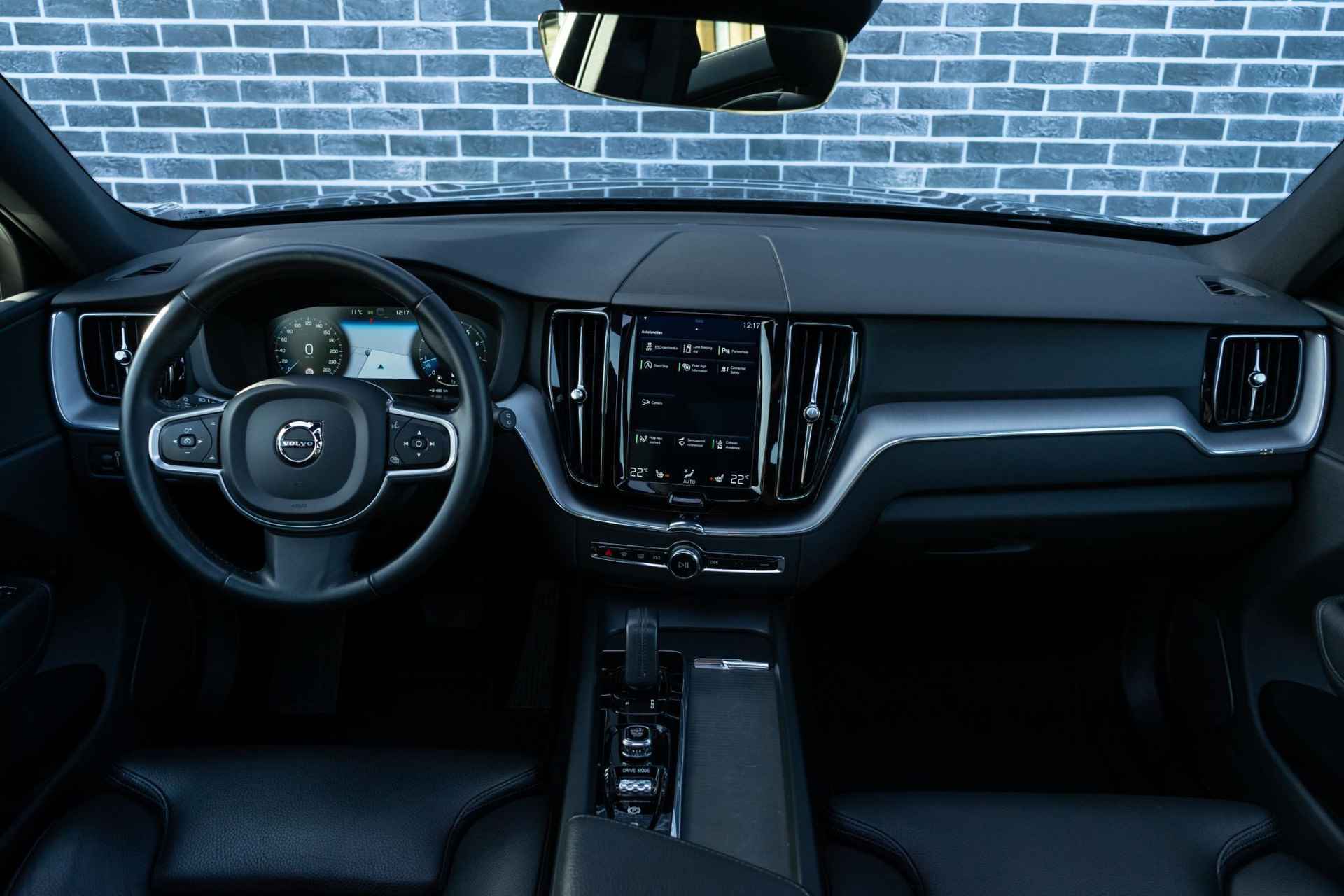 Volvo XC60 B5 Momentum Pro | Schuif-/Kanteldak | Stoelverwarming | Park Assist + Camera | Trekhaak | 20" LM | Leder | Zitverlenging - 8/20