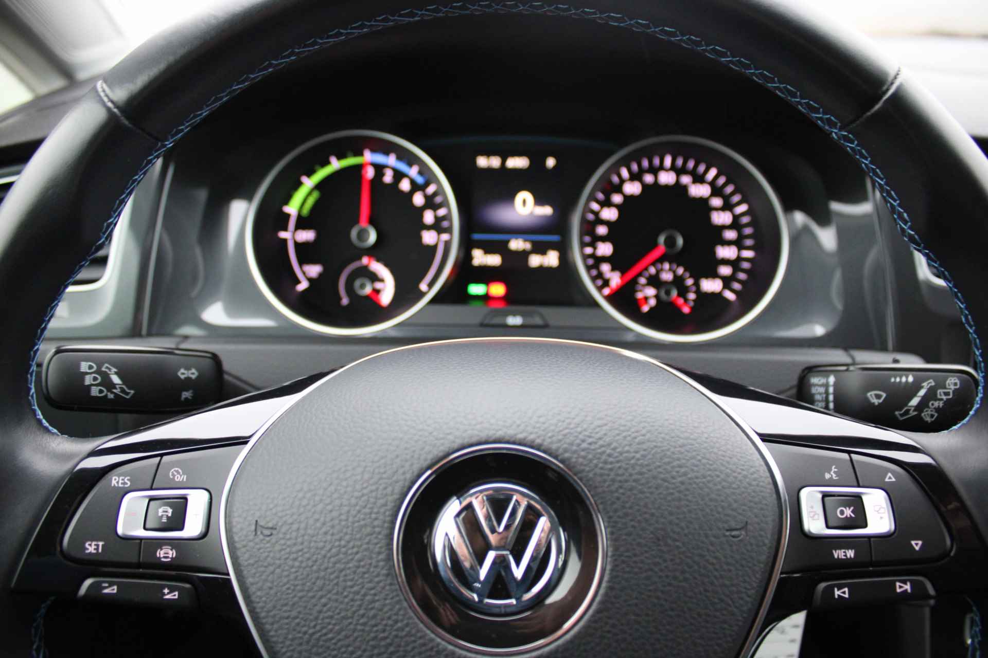 Volkswagen e-Golf E-DITION Navigatie / Partkeersensoren LED verlichting / Clima / Bluetooth / Cruise - 15/38