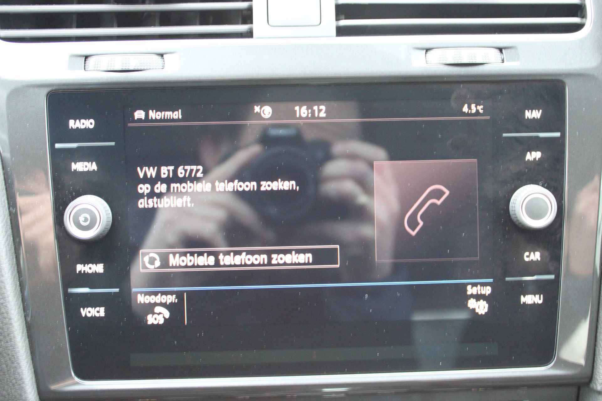 Volkswagen e-Golf E-DITION Navigatie / Partkeersensoren LED verlichting / Clima / Bluetooth / Cruise - 17/38