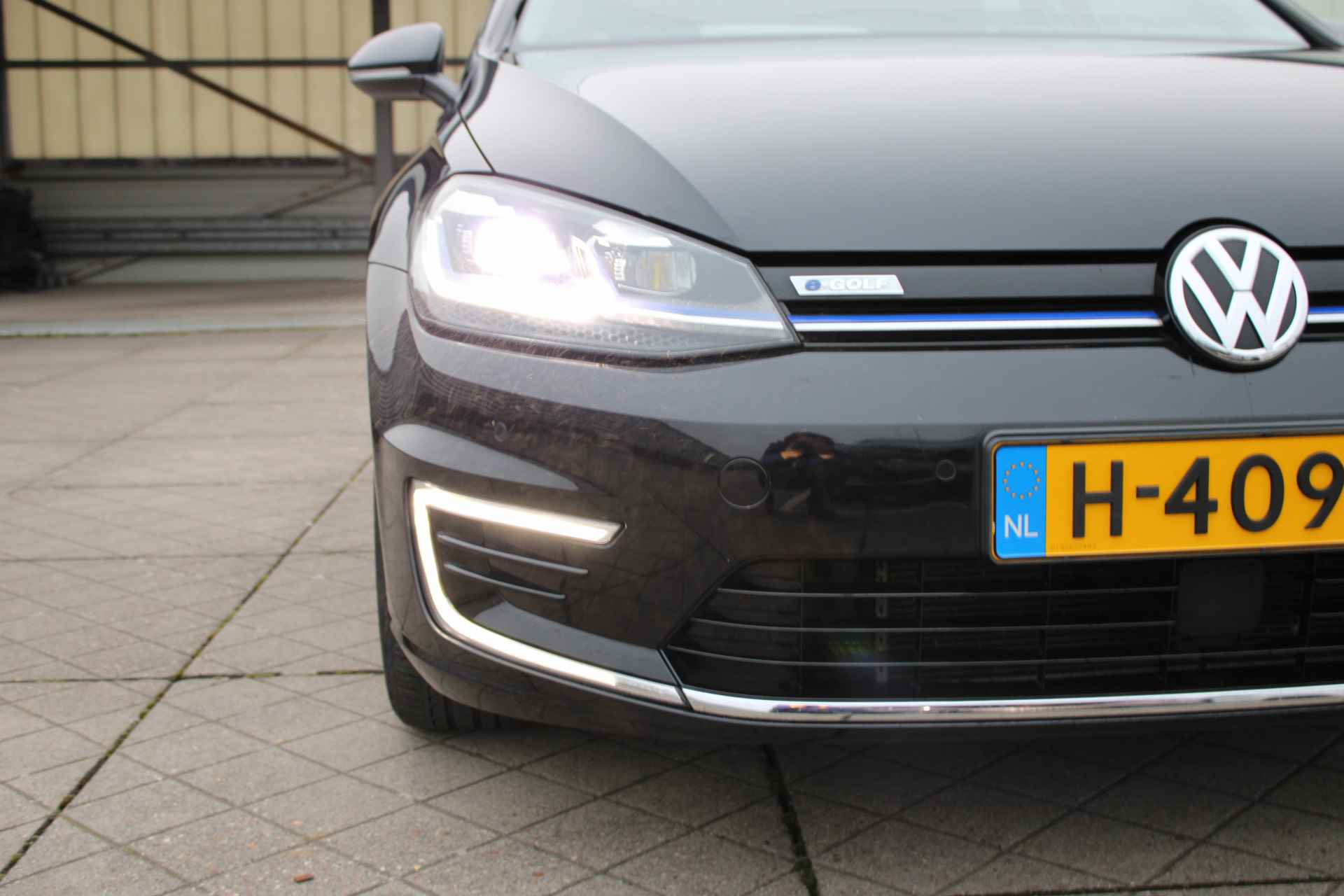 Volkswagen e-Golf E-DITION Navigatie / Partkeersensoren LED verlichting / Clima / Bluetooth / Cruise - 34/38