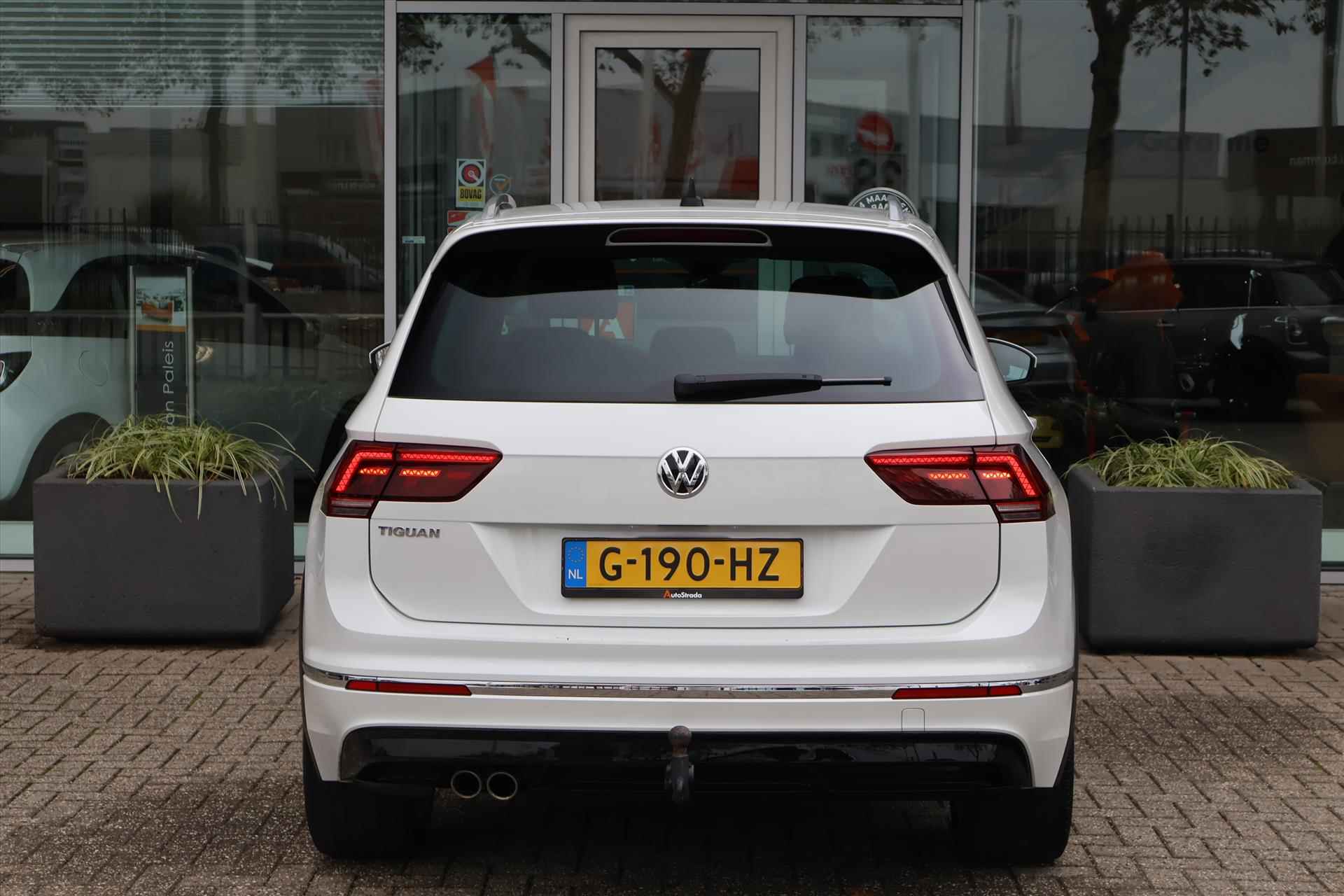 Volkswagen Tiguan 1.5 TSI R-Line 150pk | ACC | DAB | Navi | Carplay | Bluetooth | Trekhaak | 1e Eigenaar - 29/44