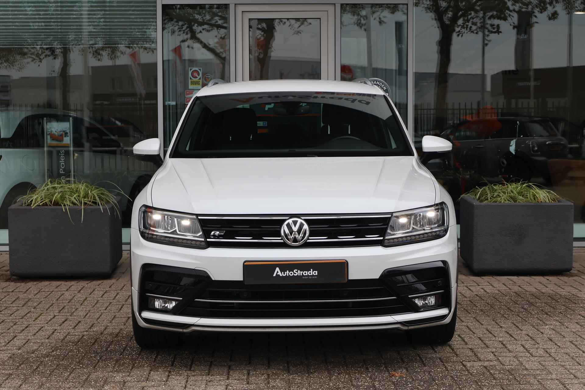 Volkswagen Tiguan 1.5 TSI R-Line 150pk | ACC | DAB | Navi | Carplay | Bluetooth | Trekhaak | 1e Eigenaar - 35/44