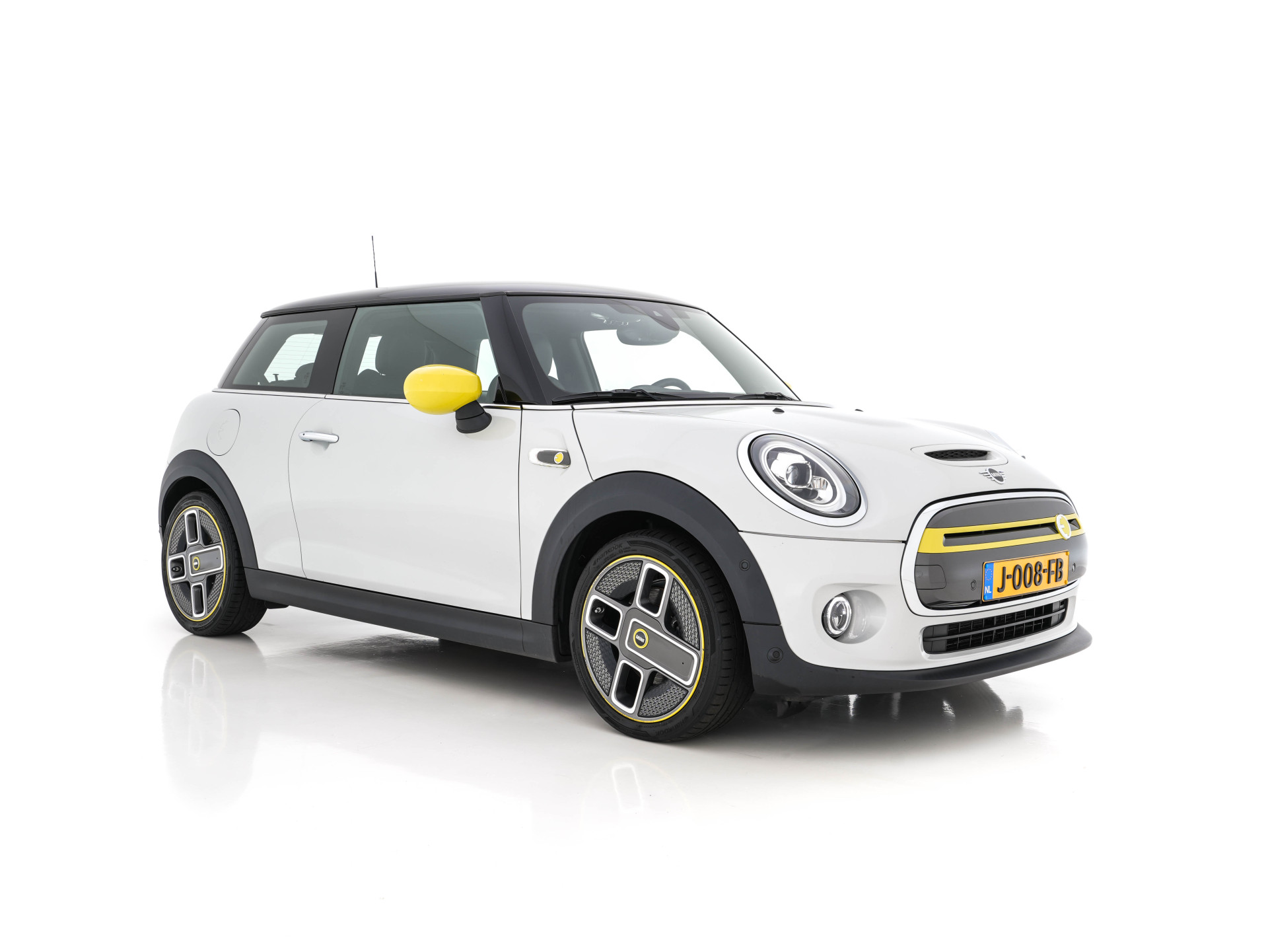 MINI Mini Electric Charged 33 kWh Mini-Excitement-Pack [3-Fase] (INCL-BTW) *FULL-LEATHER | HARMAN/KARDON-AUDIO | FULL-LED | KEYLESS | CAMERA | NAVI-FULLMAP | ECC | PDC | CRUISE | SPORT-SEATS | DIGI-COCKPIT | DAB | HUD | AMBIENT-LIGHT | 17"ALU*