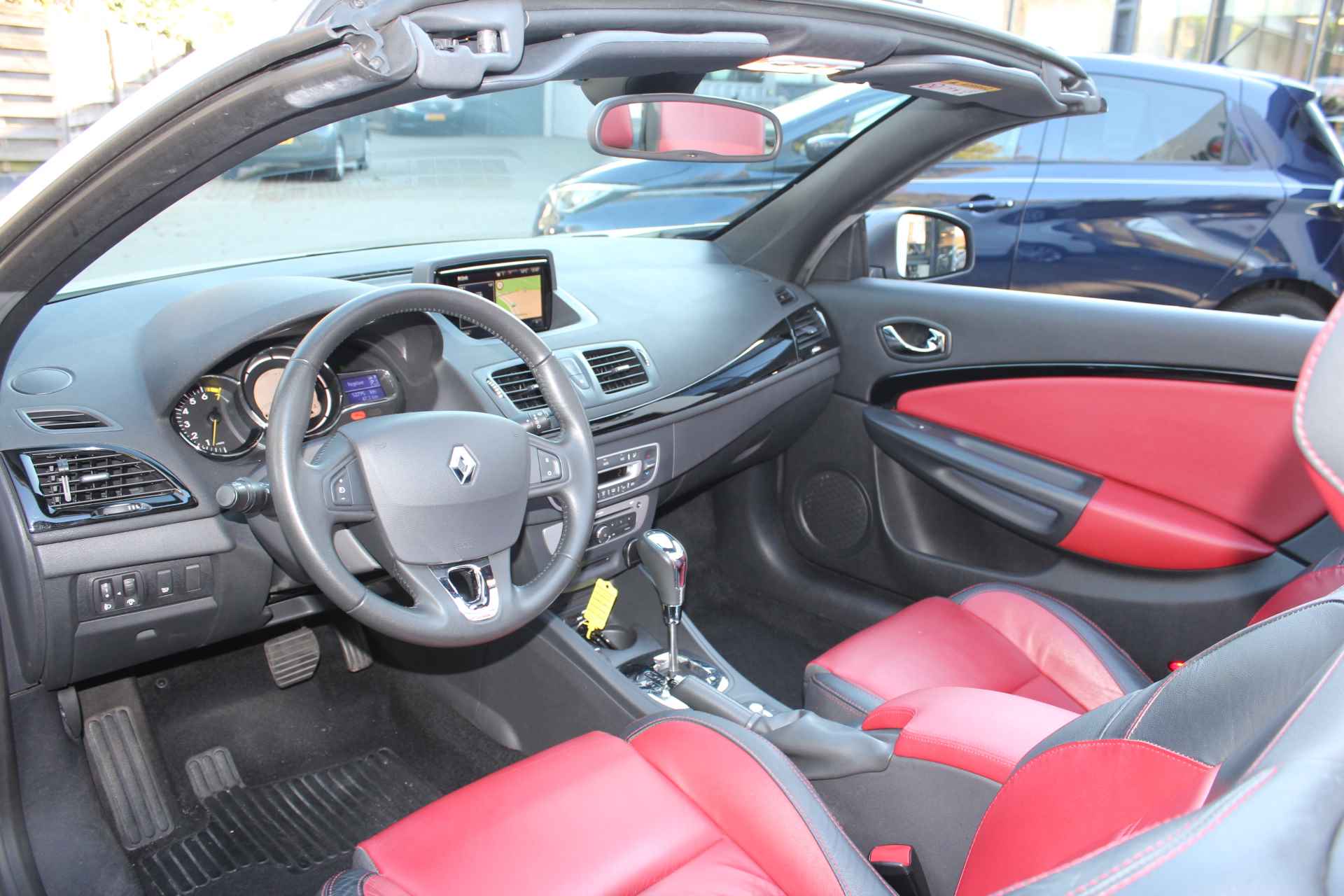 Renault Mégane Coupé-Cabriolet 2.0 Privilège 140 pk Automaat Automaat, Leder interieur, 18"LMV, Navigatie, Clima - 8/29