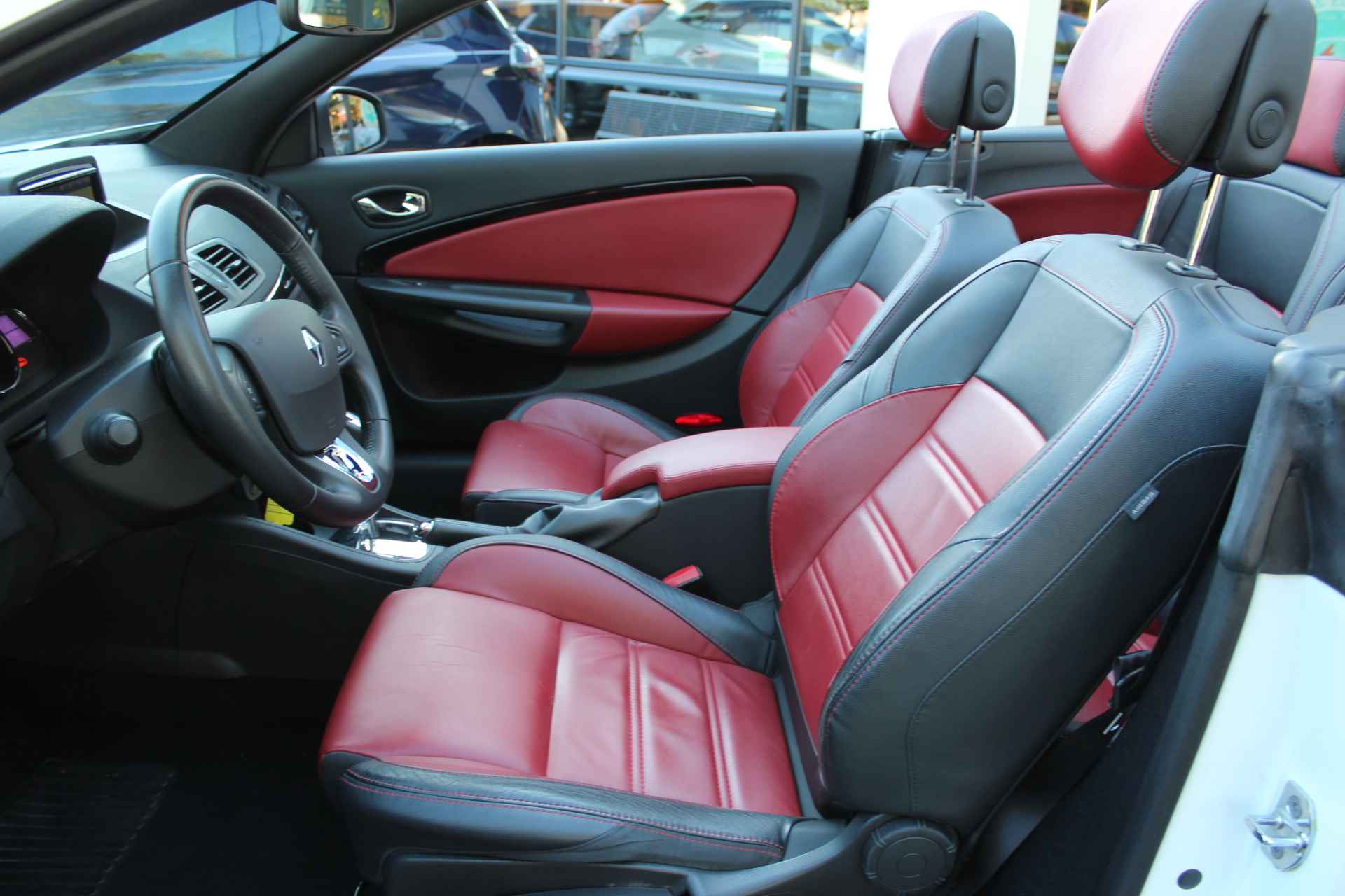 Renault Mégane Coupé-Cabriolet 2.0 Privilège 140 pk Automaat ZELDZAAM Automaat, Leder interieur, 18"LMV, Navigatie, Clima - 9/29