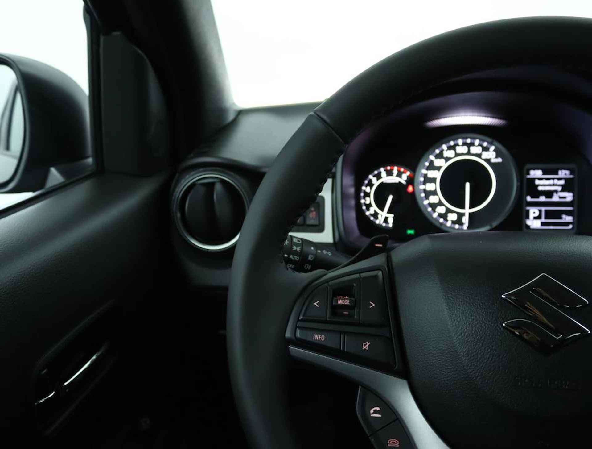 Suzuki Ignis 1.2 Smart Hybrid Style | Automaat | Climate control | Cruise control | Navigatie | Camera | stoelverwarming | - 19/52