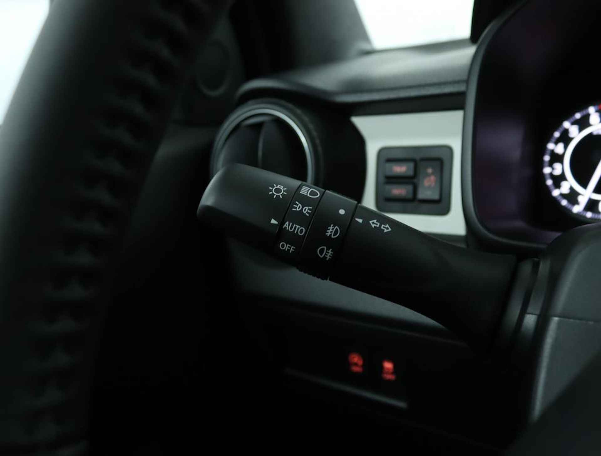 Suzuki Ignis 1.2 Smart Hybrid Style | Automaat | Climate control | Cruise control | Navigatie | Camera | stoelverwarming | - 30/52