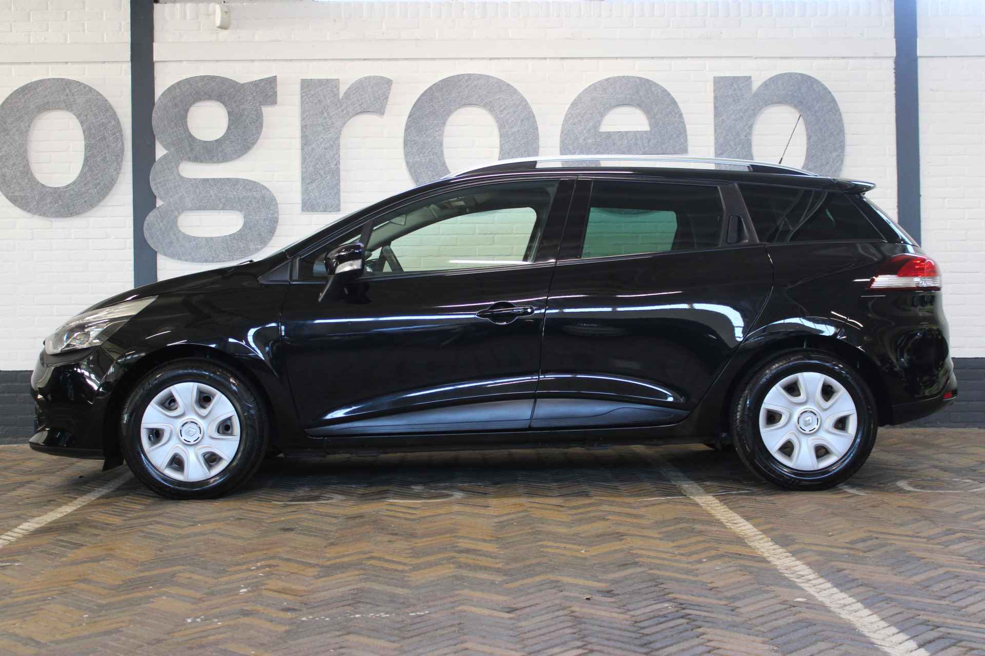 Renault Clio Estate 1.5 dCi ECO Expression | Navigatie | Cruise control | Airco | Parkeersensoren | Getinte ramen | - 10/43