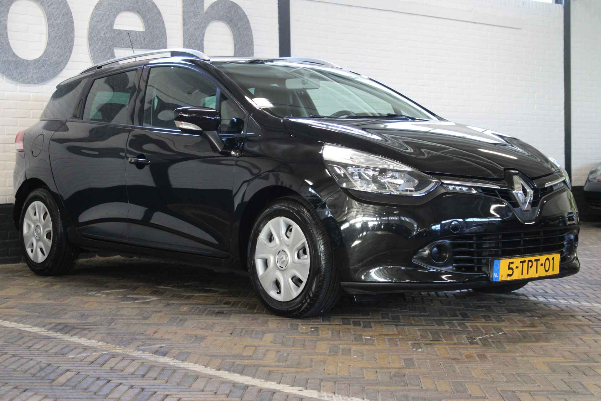 Renault Clio Estate 1.5 dCi ECO Expression | Navigatie | Cruise control | Airco | Parkeersensoren | Getinte ramen | - 19/43