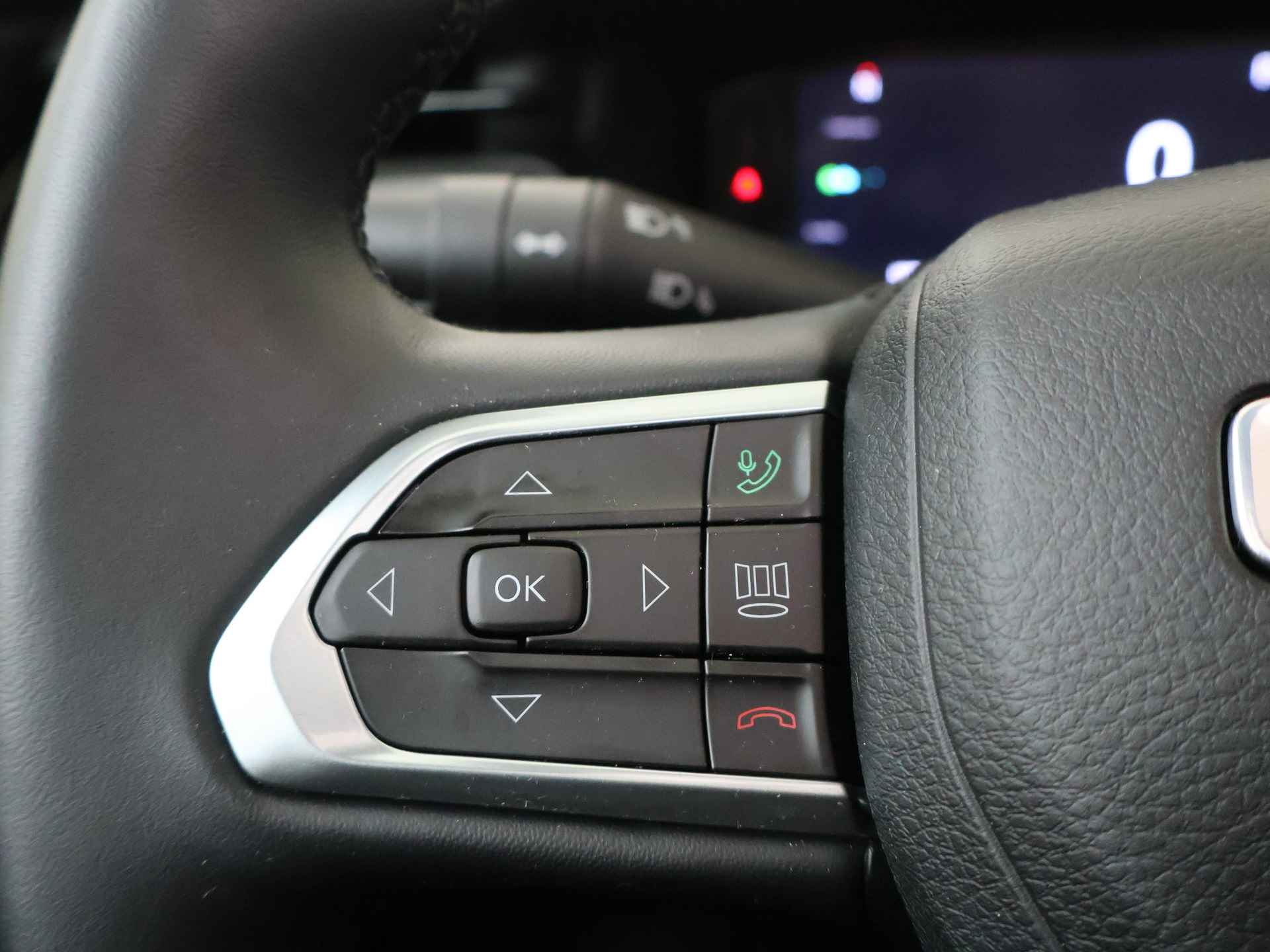 Jeep Compass 4xe 240 Plug-in Hybrid Electric S | Schuif kanteldak | Leder interieur | Navigatie | Camera - 28/57