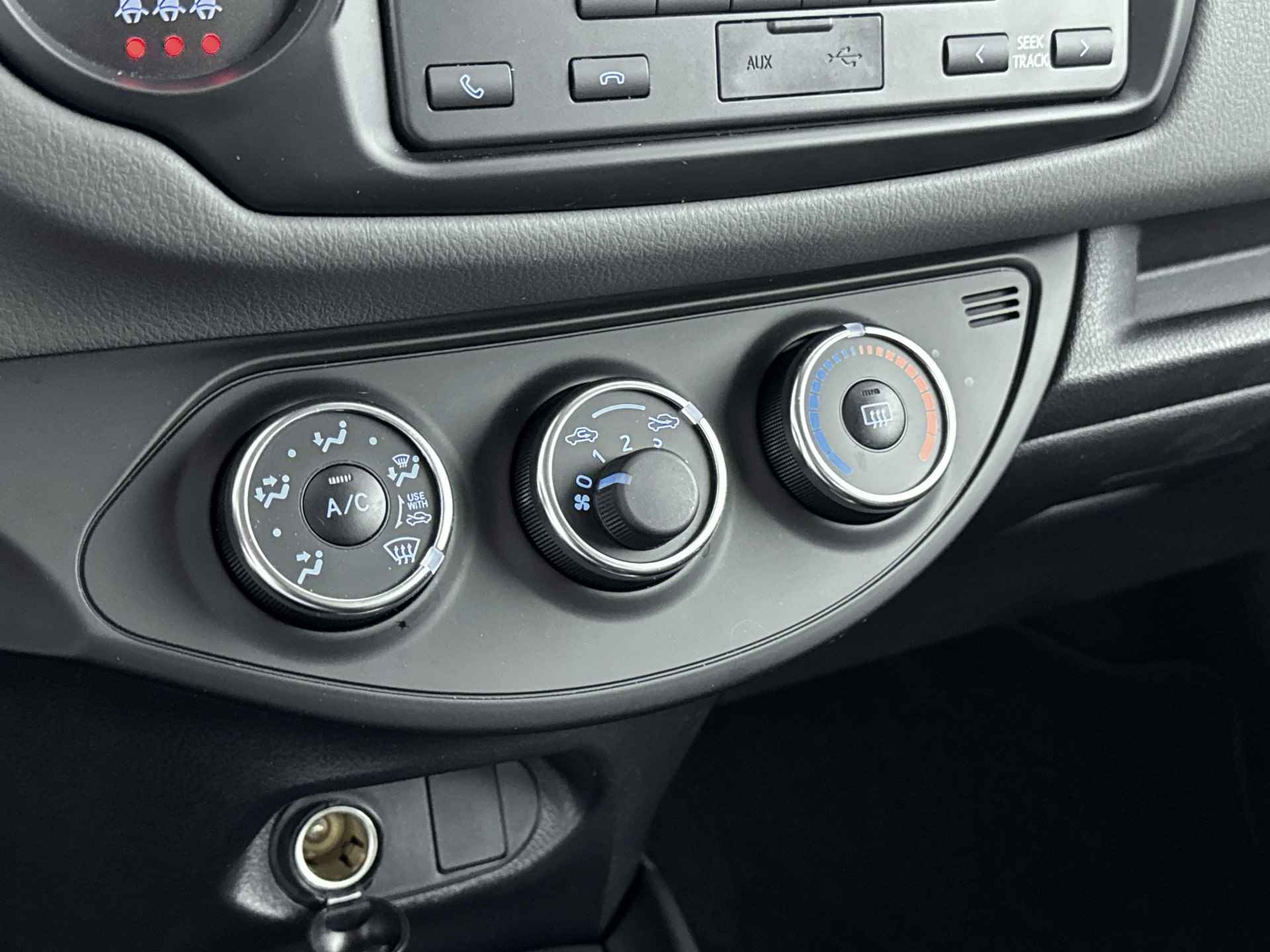 Toyota Yaris 1.5 VVT-i Comfort | Airco | Bluetooth | Radio | - 10/38