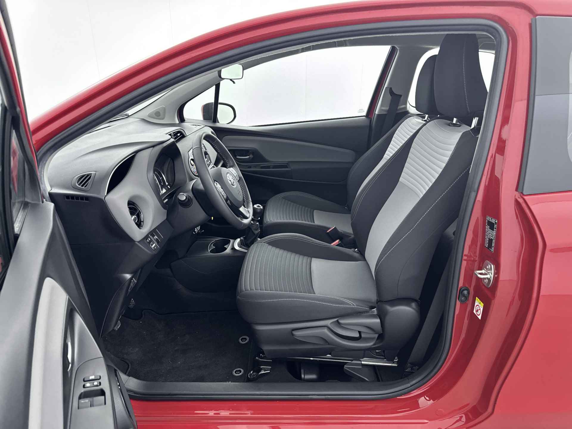 Toyota Yaris 1.5 VVT-i Comfort | Airco | Bluetooth | Radio | - 17/38