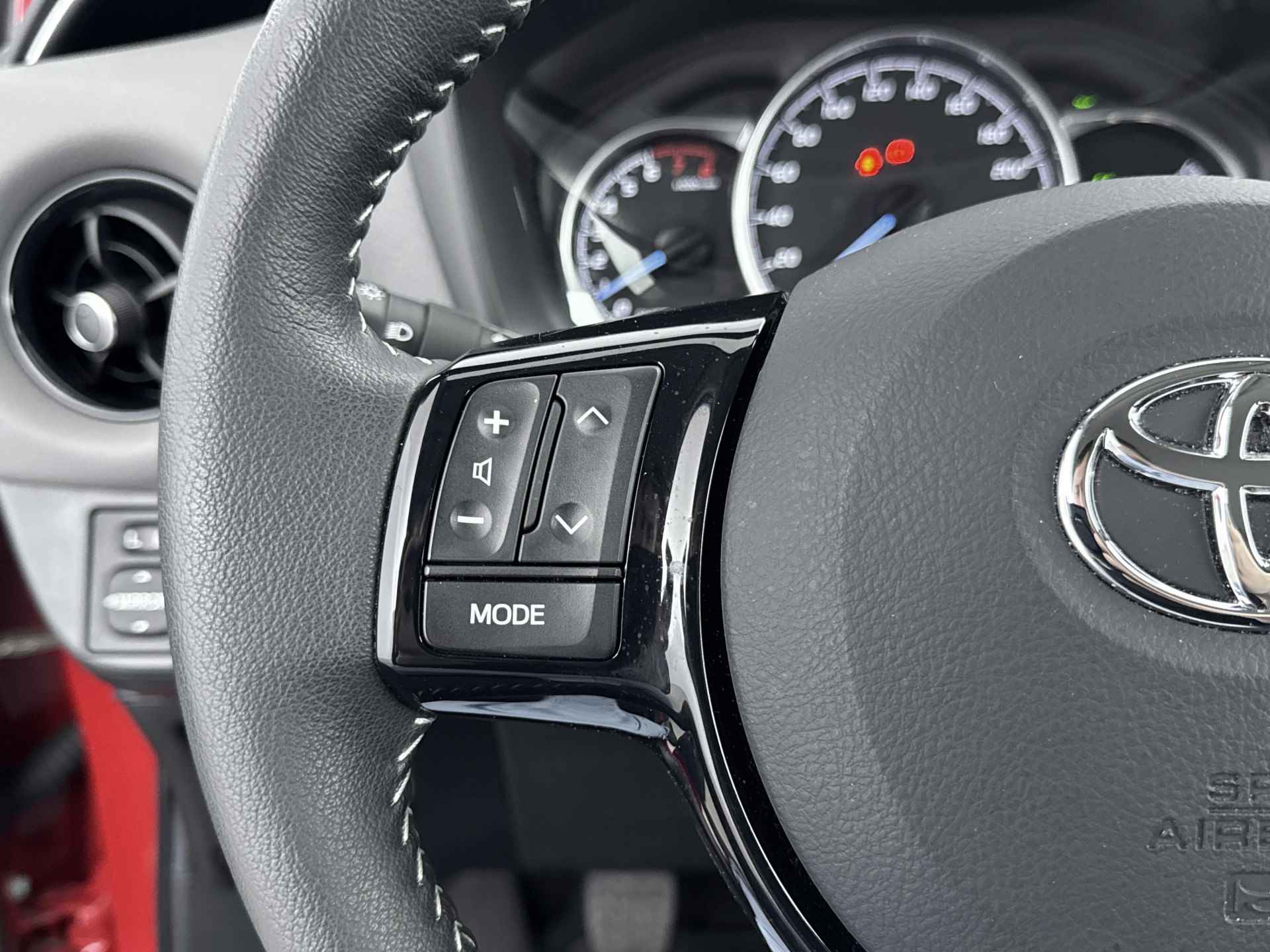 Toyota Yaris 1.5 VVT-i Comfort | Airco | Bluetooth | Radio | - 19/38