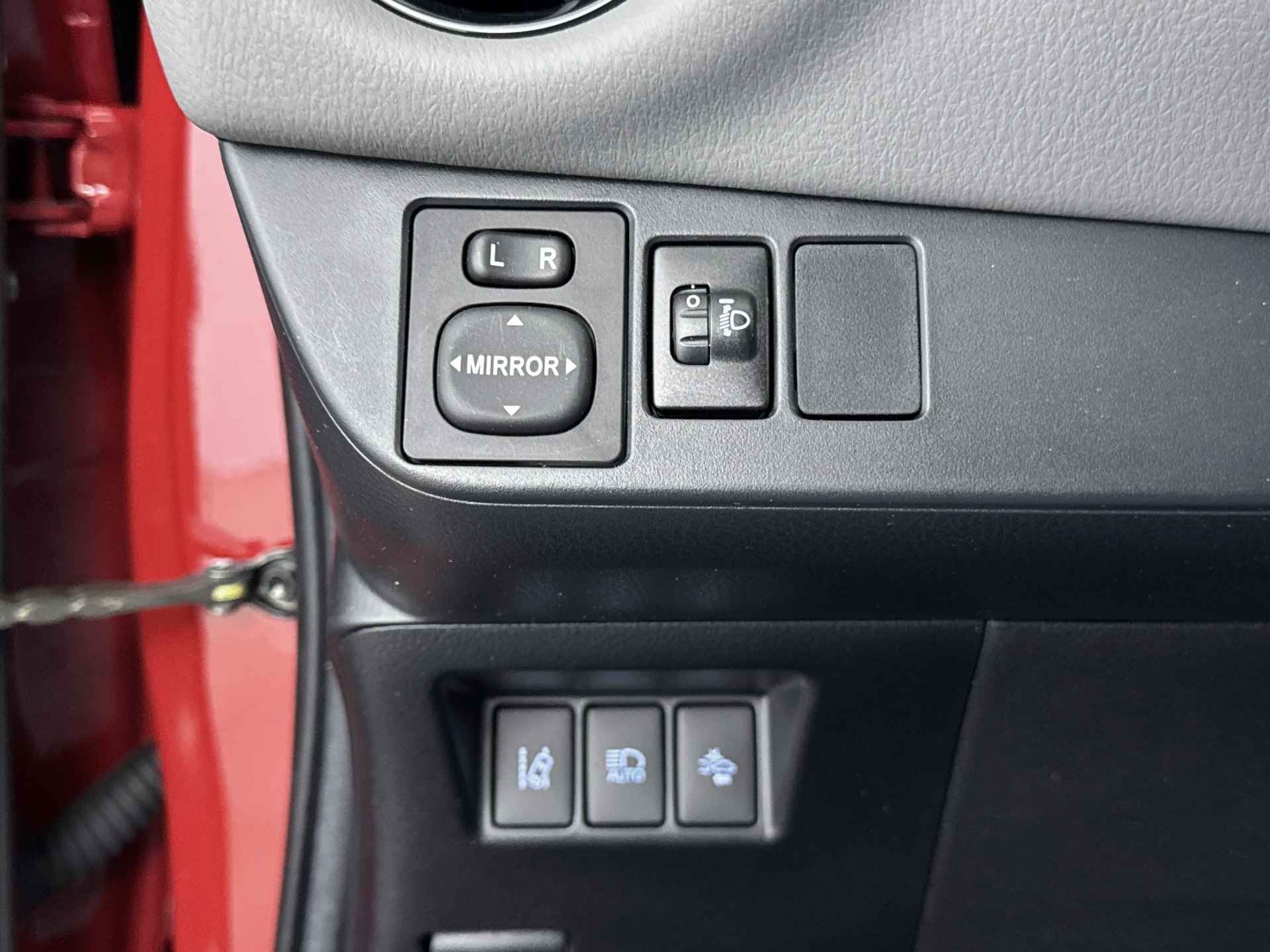 Toyota Yaris 1.5 VVT-i Comfort | Airco | Bluetooth | Radio | - 31/38