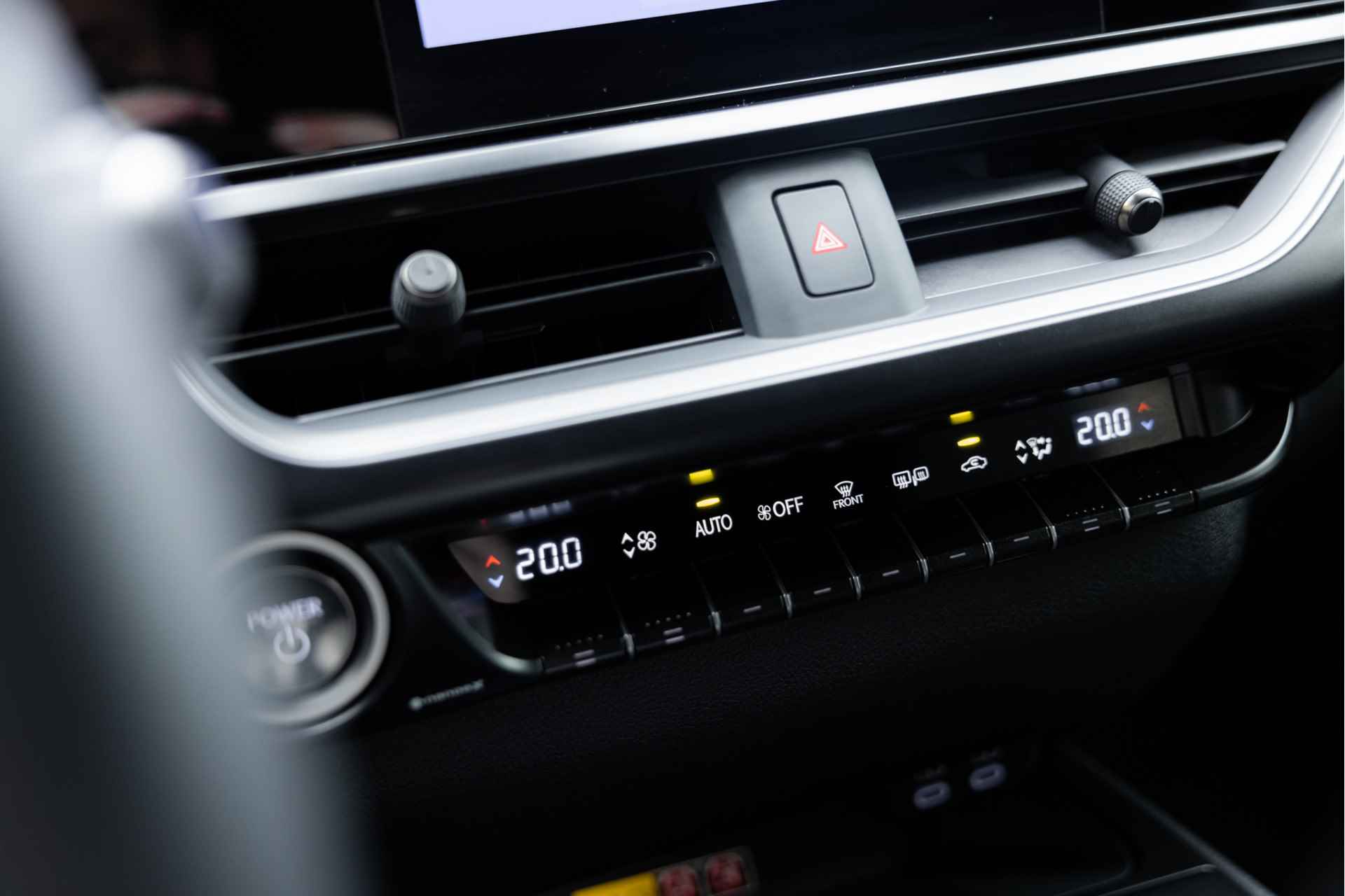 Lexus UX 250h Business Line | Achteruitrijcamera | Climate Control | Parkeersensoren | PhoneConnect | - 17/51